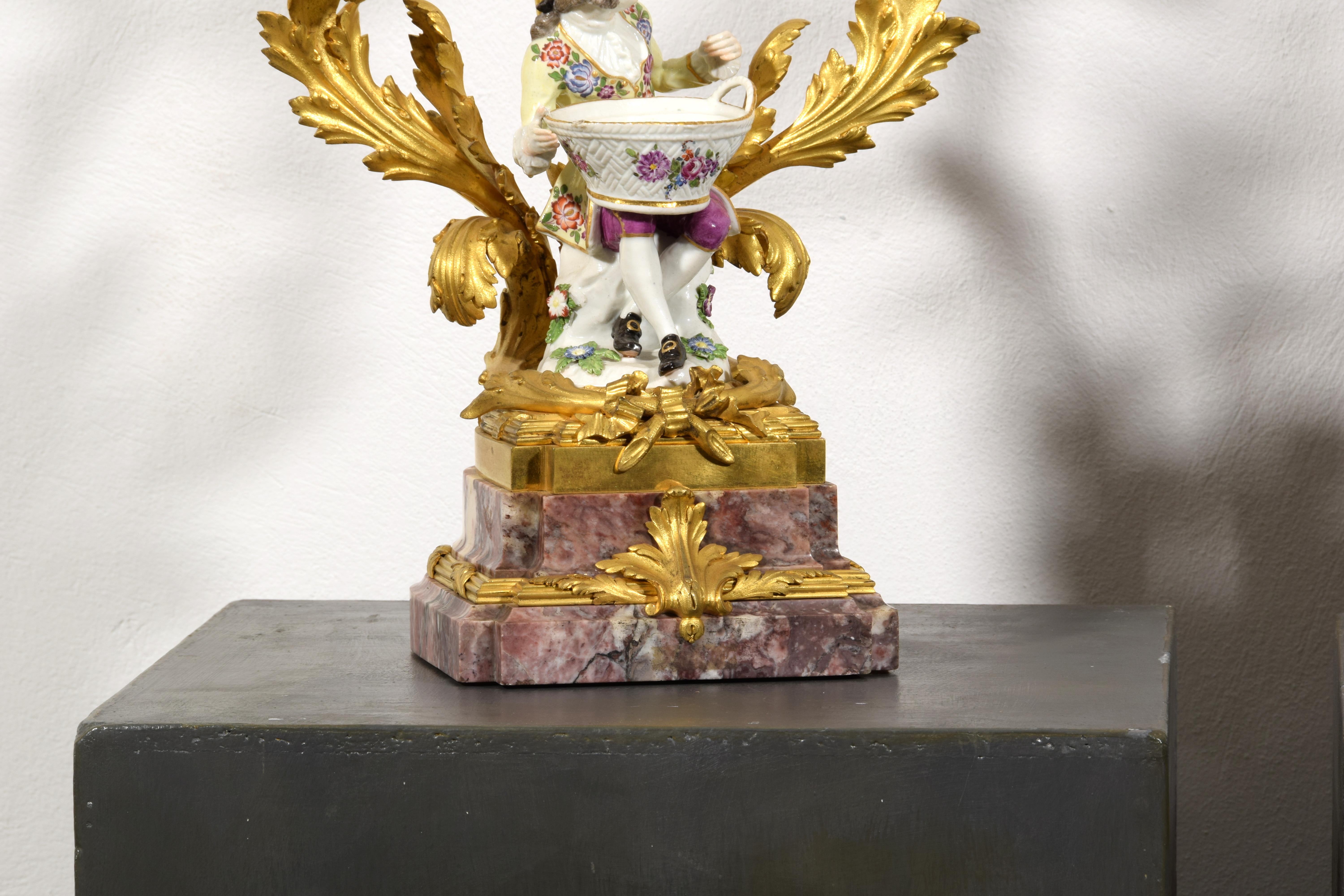Chandeliers en bronze doré et porcelaine, France, 19e siècle en vente 9