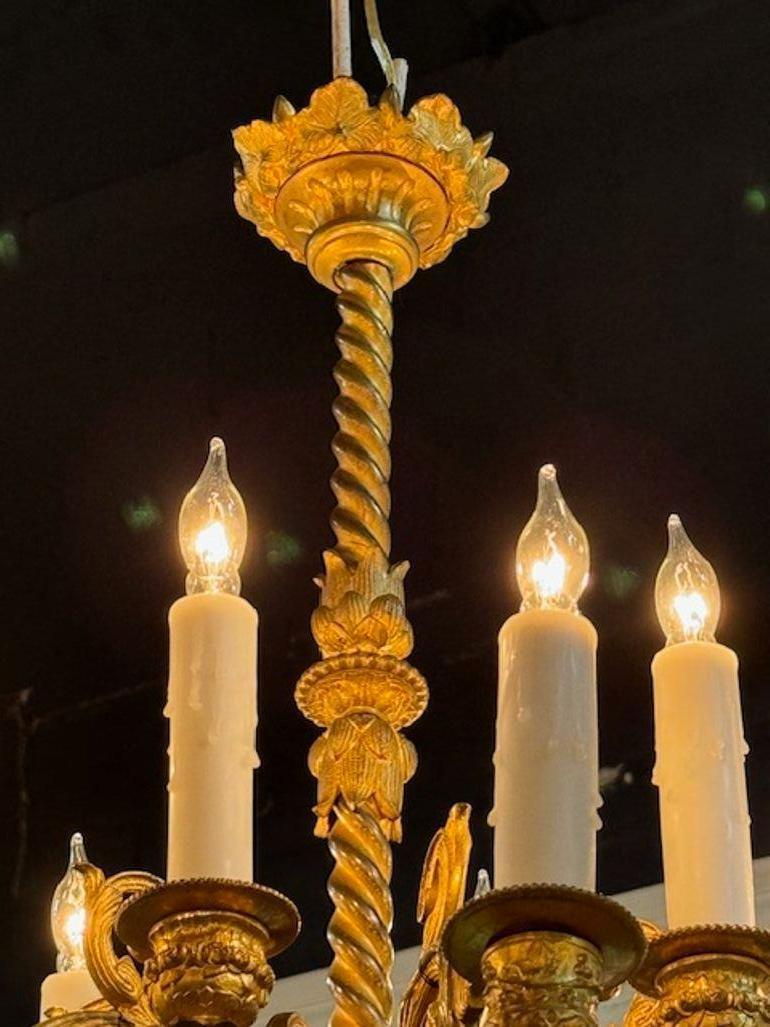 Lustre en bronze doré du XIXe siècle à 12 Lights en vente 1