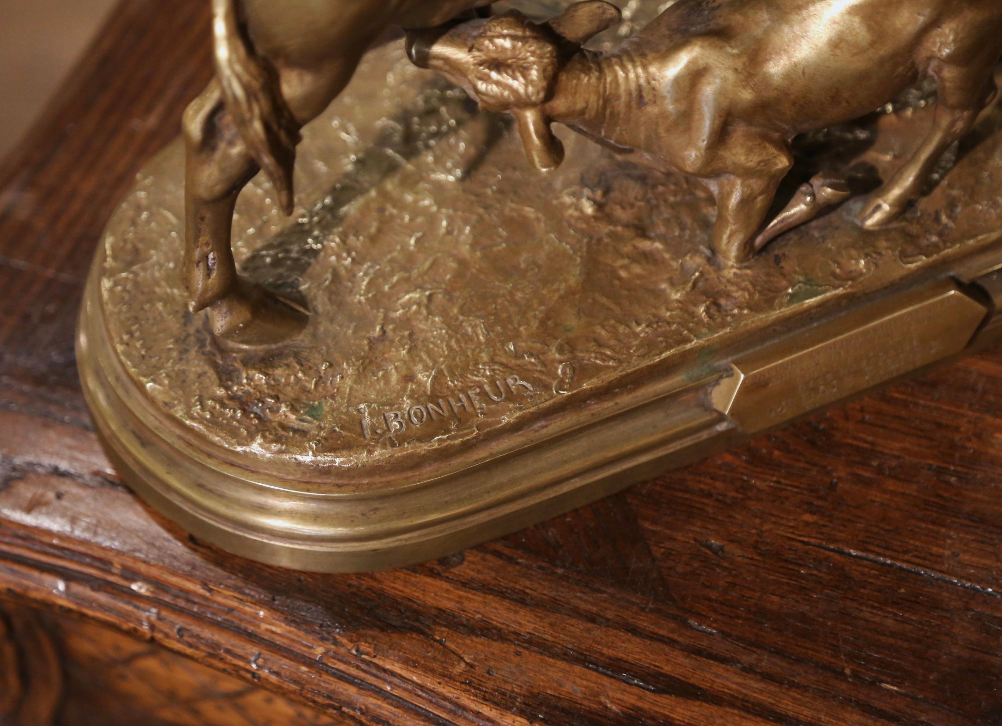 Francese Scultura in bronzo dorato francese del XIX secolo con mucca e vitello firmata Isidore Bonheur in vendita
