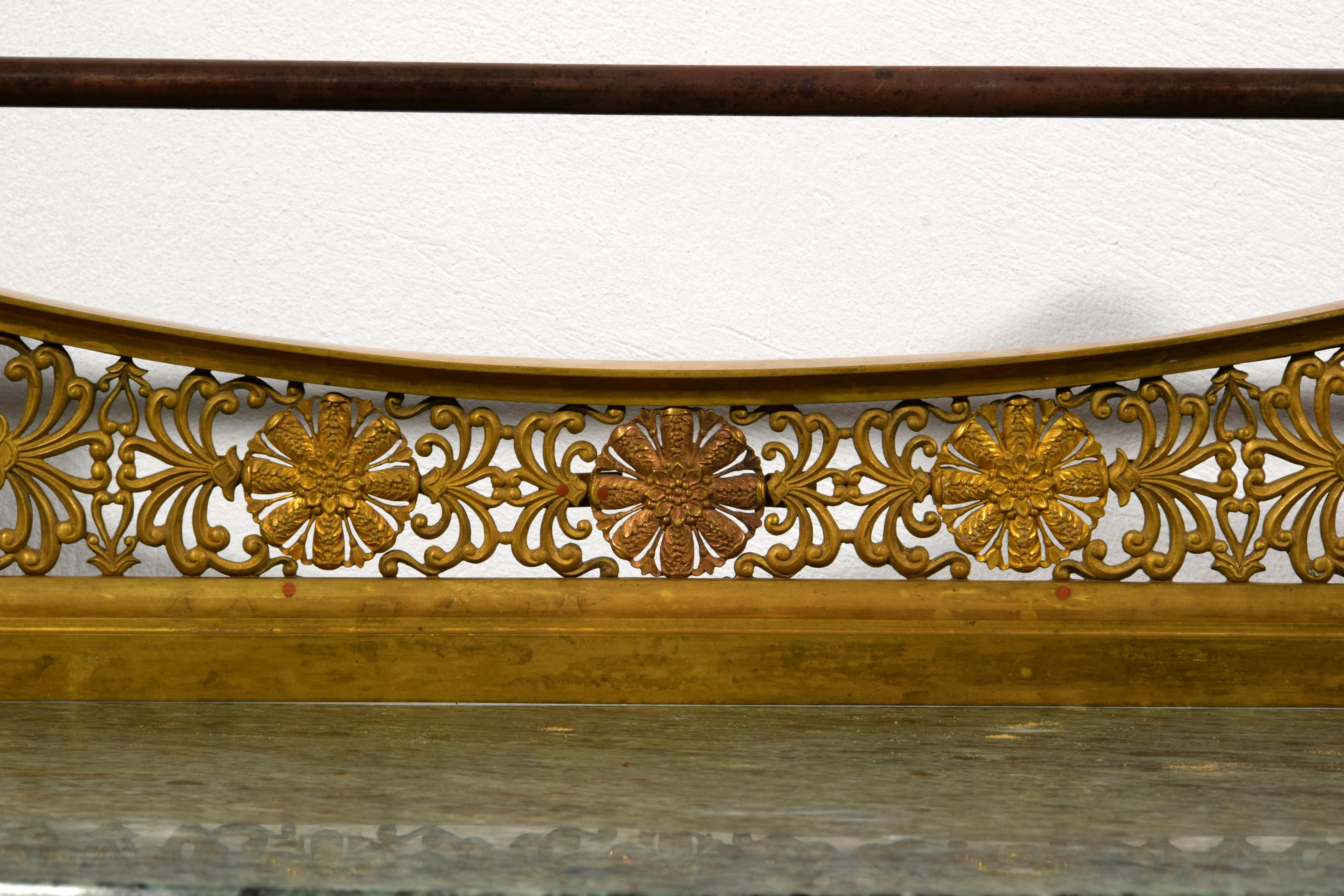 Parafuoco francese in bronzo dorato del XIX secolo in vendita 8