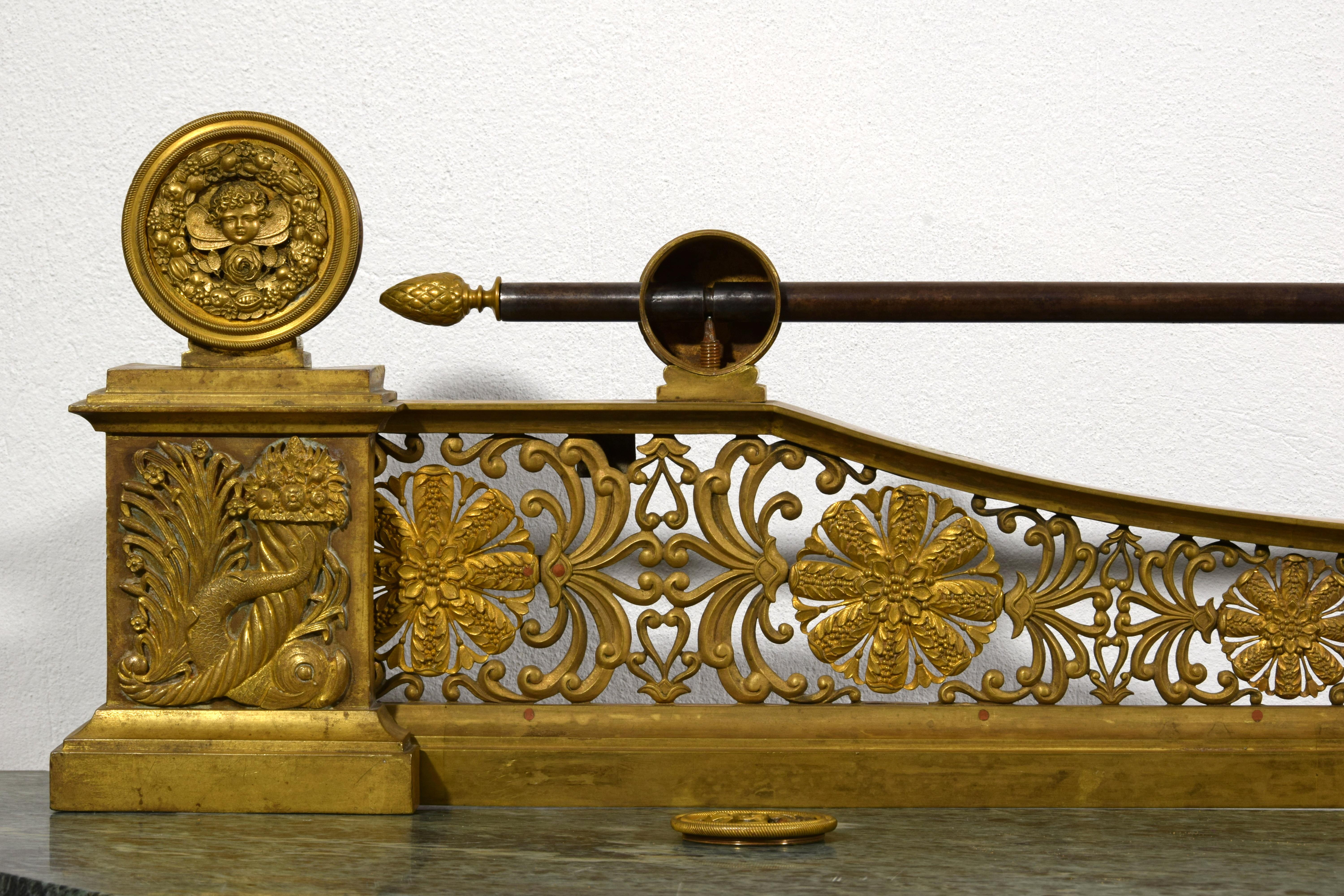 Parafuoco francese in bronzo dorato del XIX secolo in vendita 13