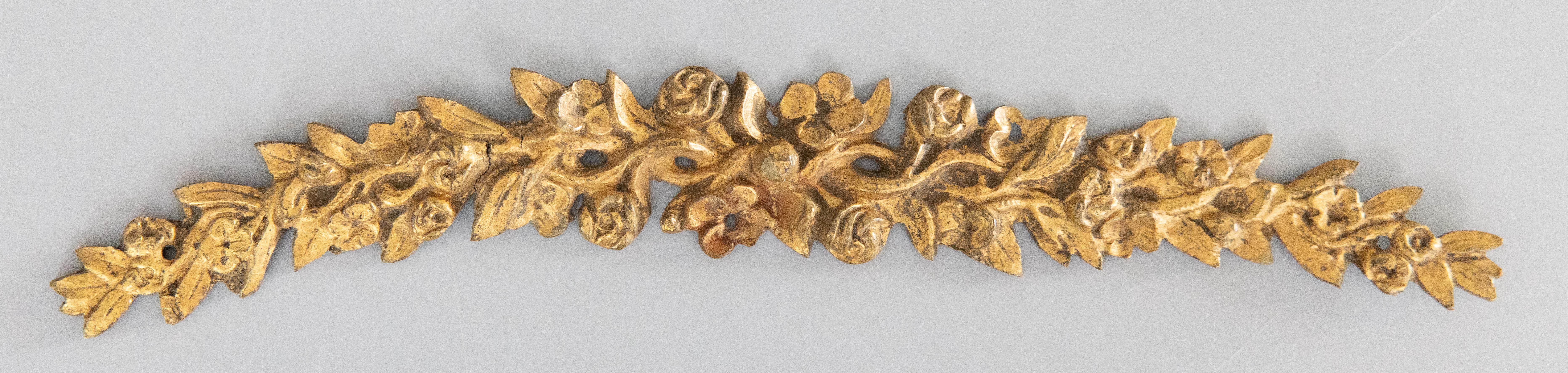 19th Century French Gilt Bronze Floral Garland Cornice Wall Swag Ornament For Sale 1