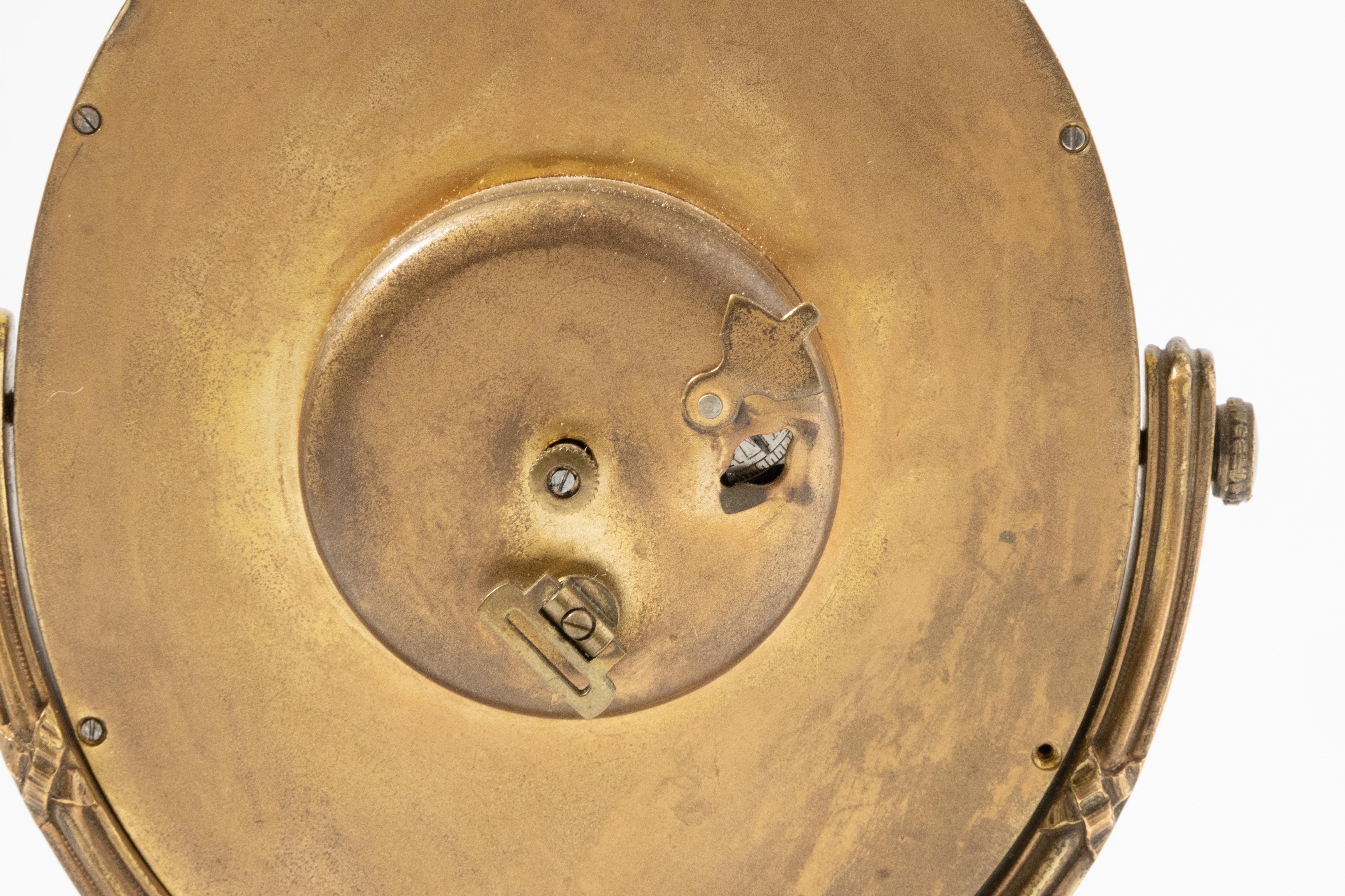 Französische Uhr aus vergoldeter Bronze, Guilloche-Emaille und Marmor aus dem 19. Jahrhundert im Angebot 4