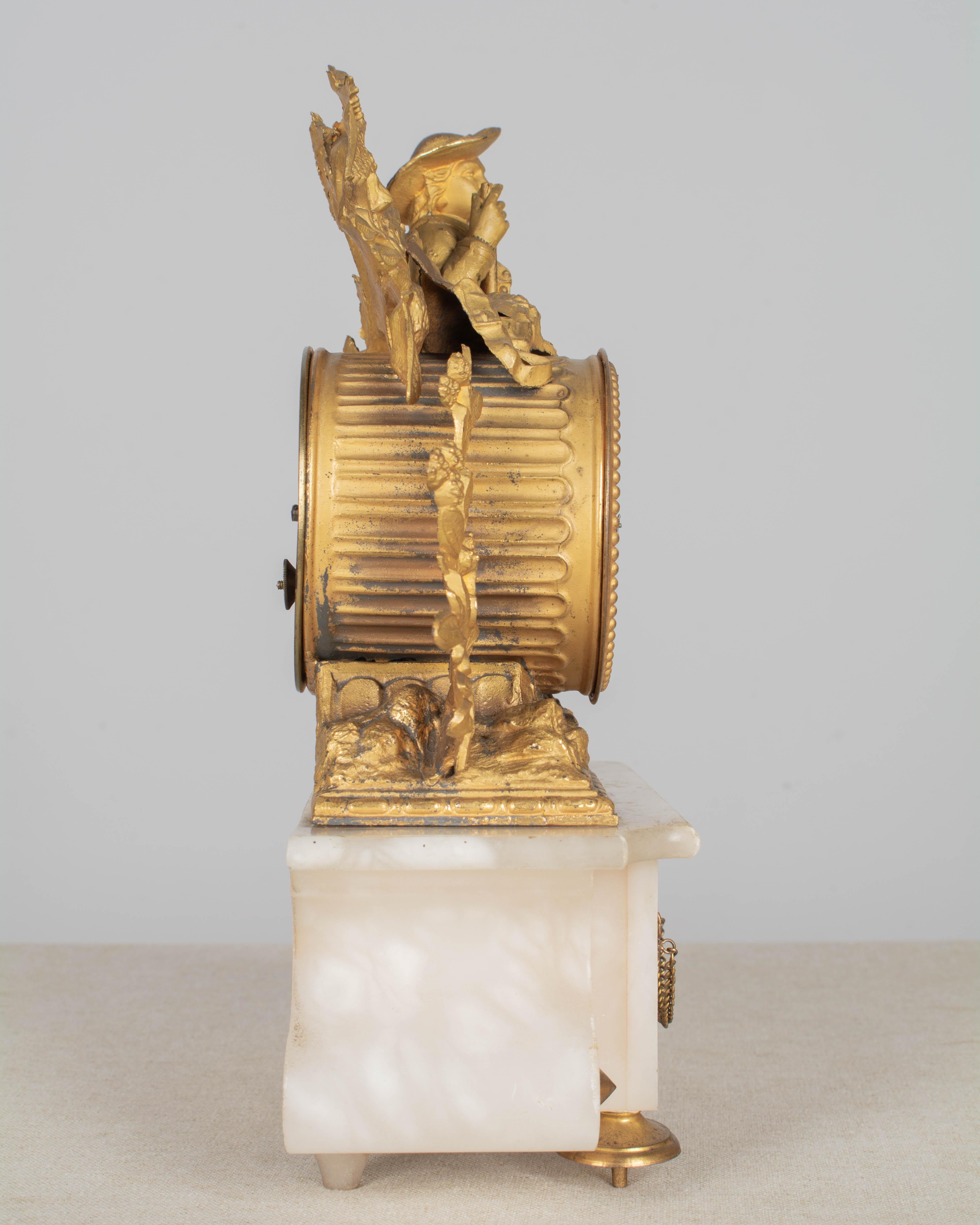 Pendule de cheminée française du 19e siècle en bronze doré par Philippe Mourey en vente 1