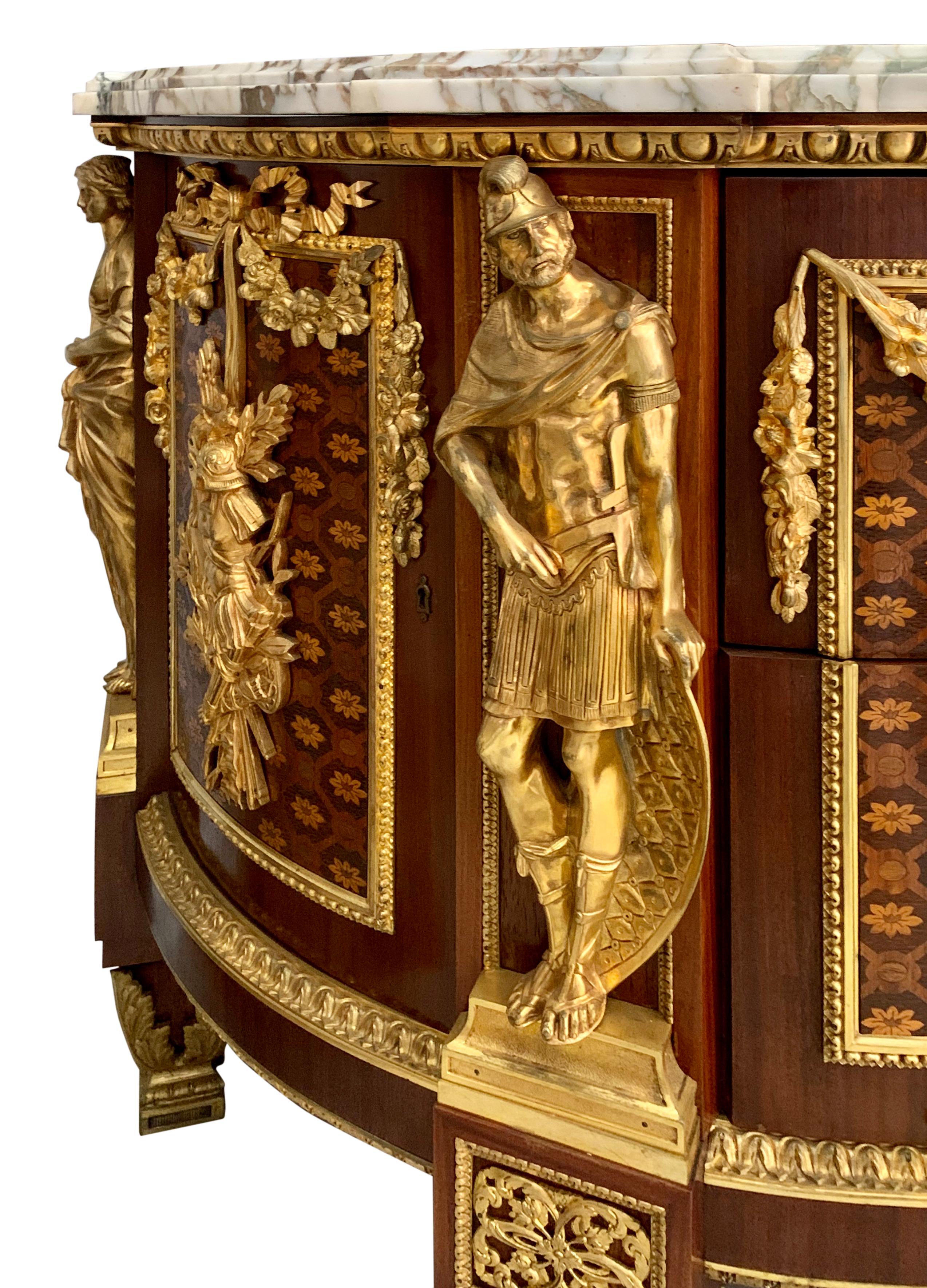 Marqueterie Commode française du 19ème siècle montée en bronze doré d'après Jean-Henri Riesener en vente