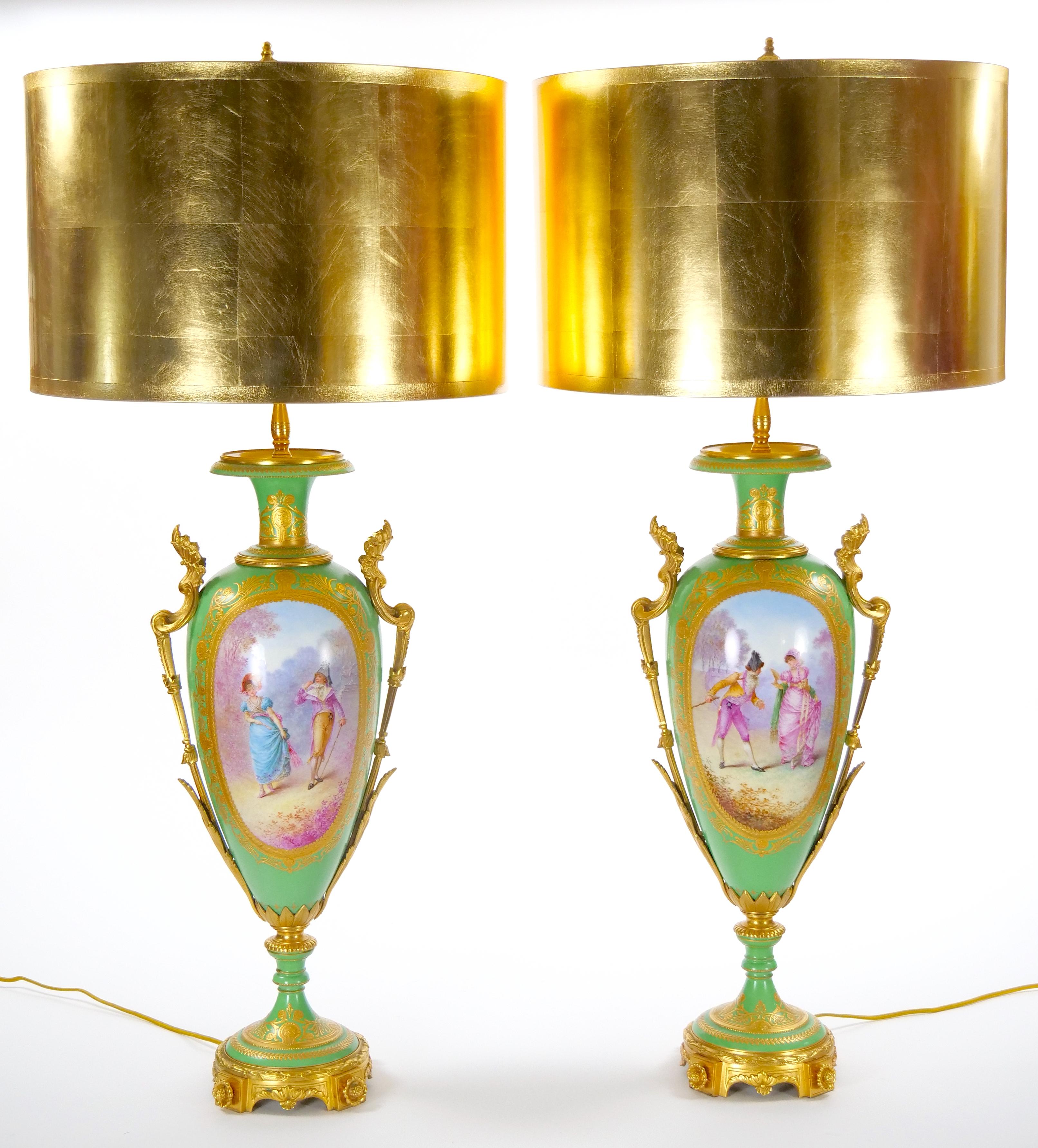 Lampes de table en porcelaine de Sèvres du 19e siècle, montées sur bronze doré et ormolu en vente 10