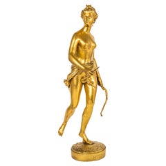 Sculpture française du 19ème siècle en bronze doré représentant Diane la chasseresse