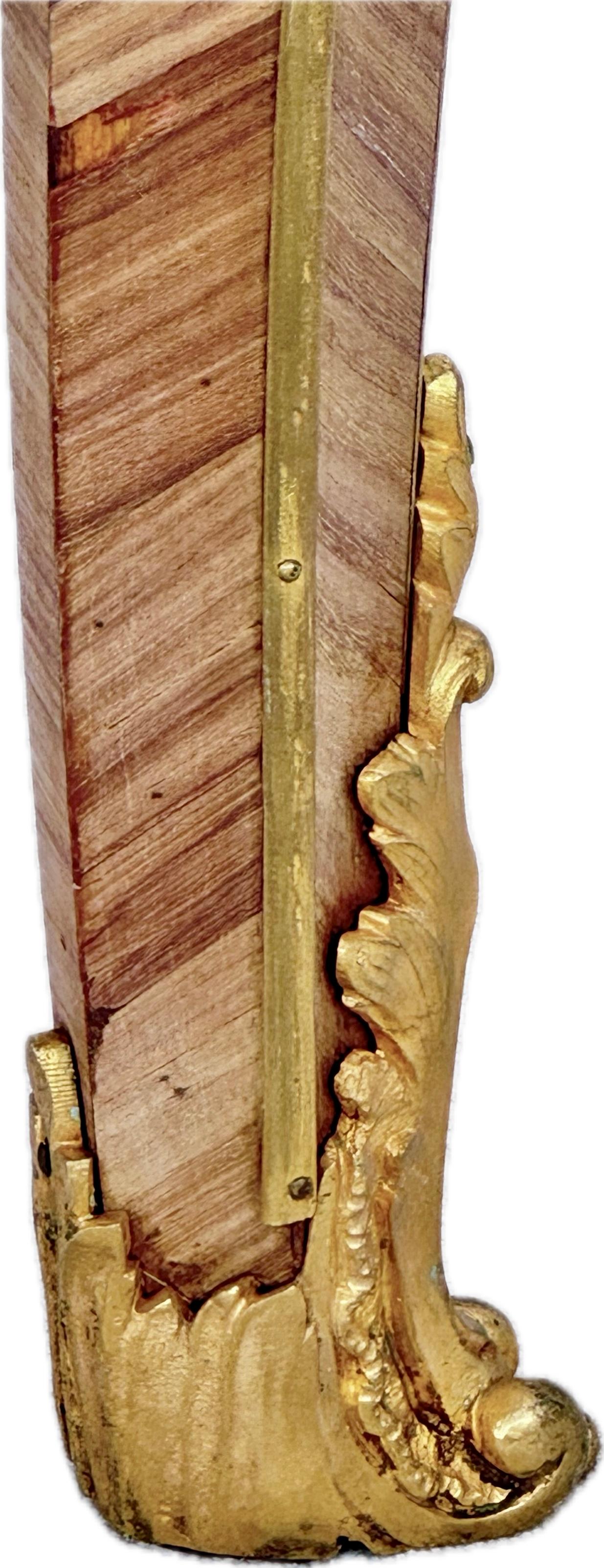Table d'appoint en bronze doré et marbre blanc du 19e siècle, Gueridon en vente 2
