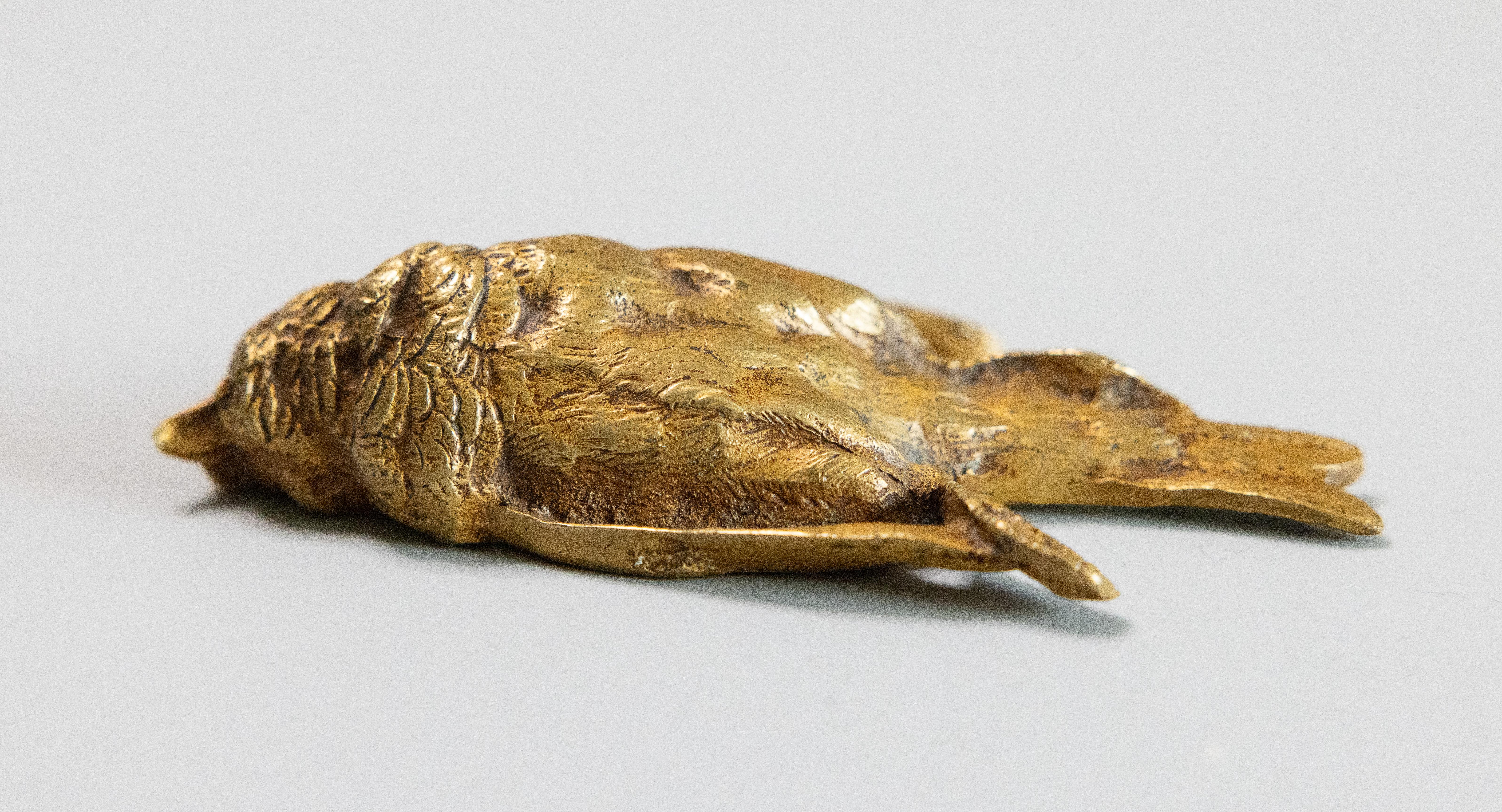 Presse-papier/ trophée de chasse en bronze ciselé et doré, d'après Comolera (1818-1897). Provenant d'un collectionneur français.