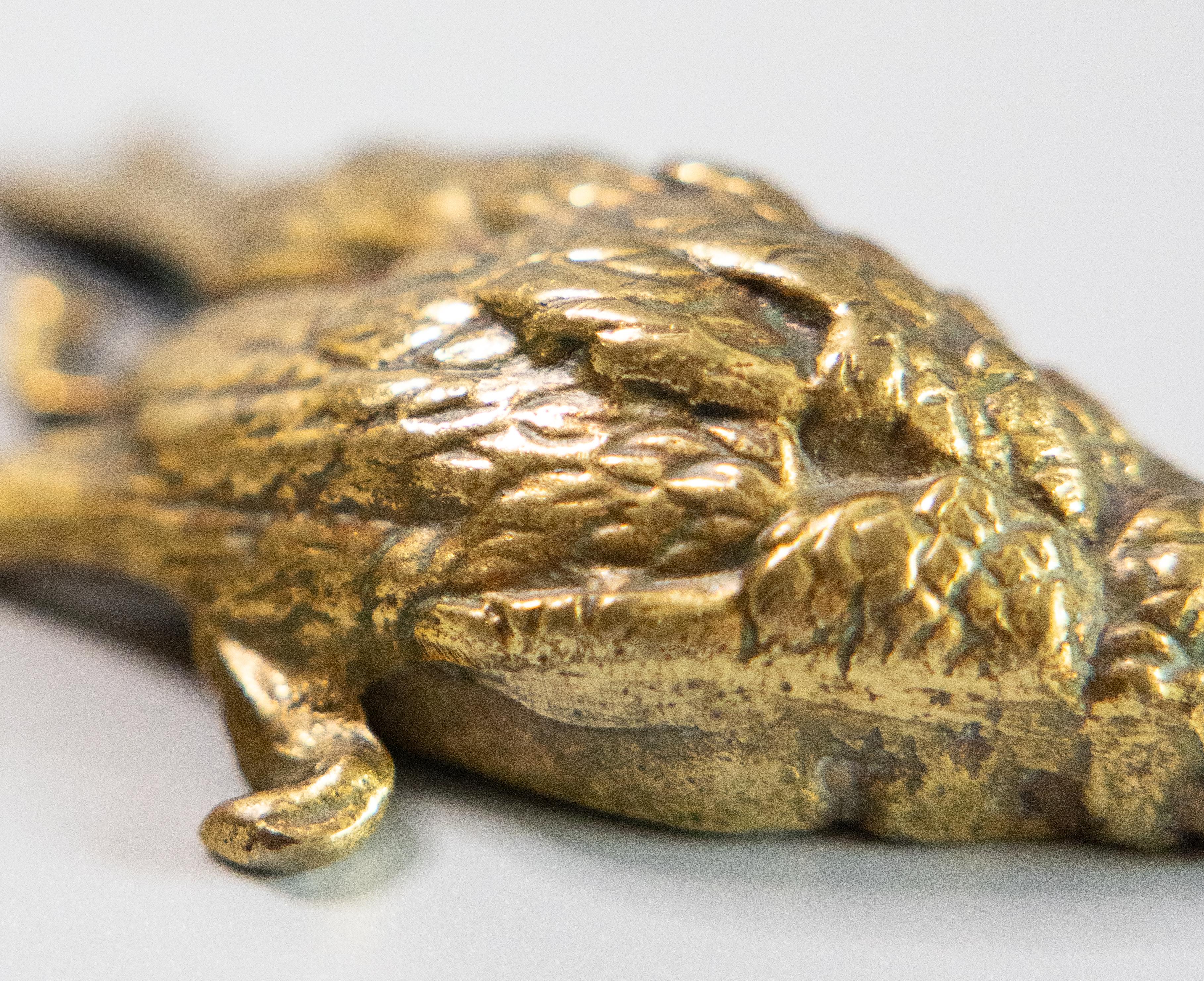 Oiseau blessé en bronze doré du XIXe siècle, d'après Comolera en vente 2