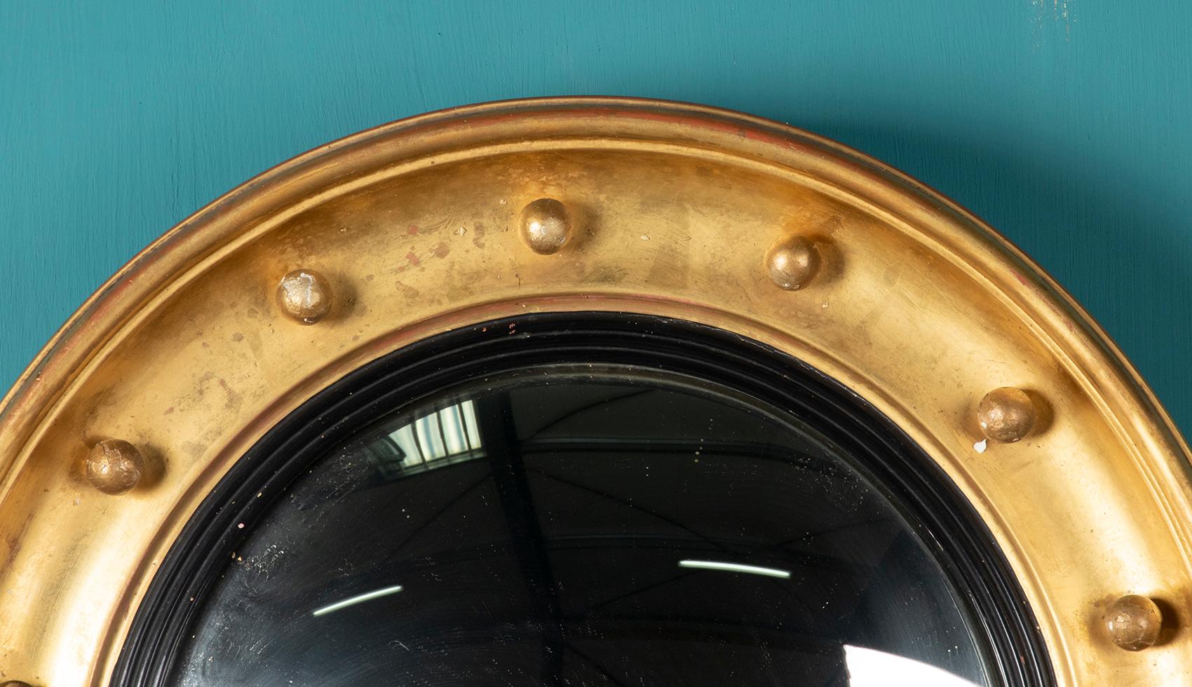 19th Century French Gilt Convex Mirror In Good Condition In Casteren, Noord-Brabant