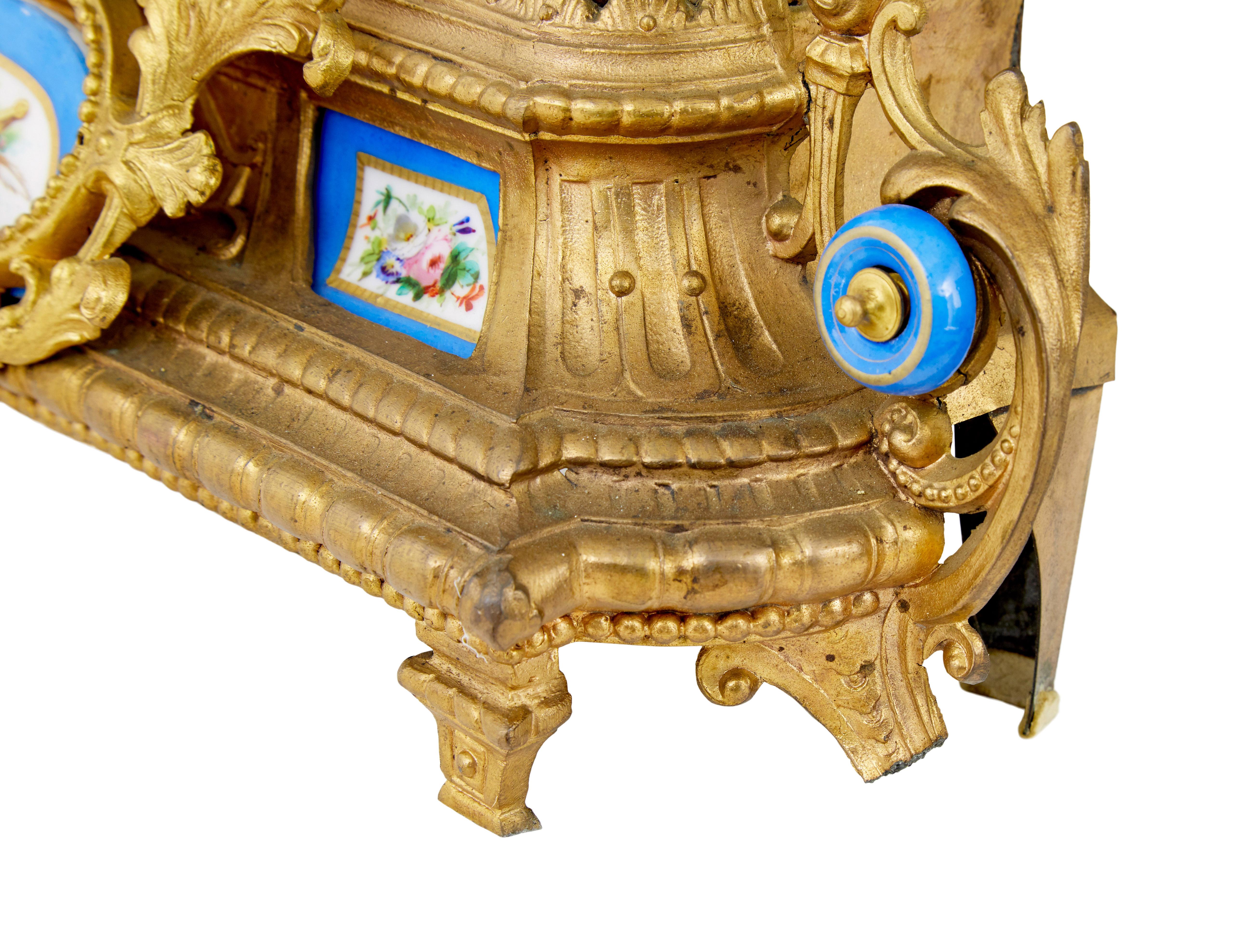 19th century French gilt mantle clock with sevres plaques In Good Condition For Sale In Debenham, Suffolk