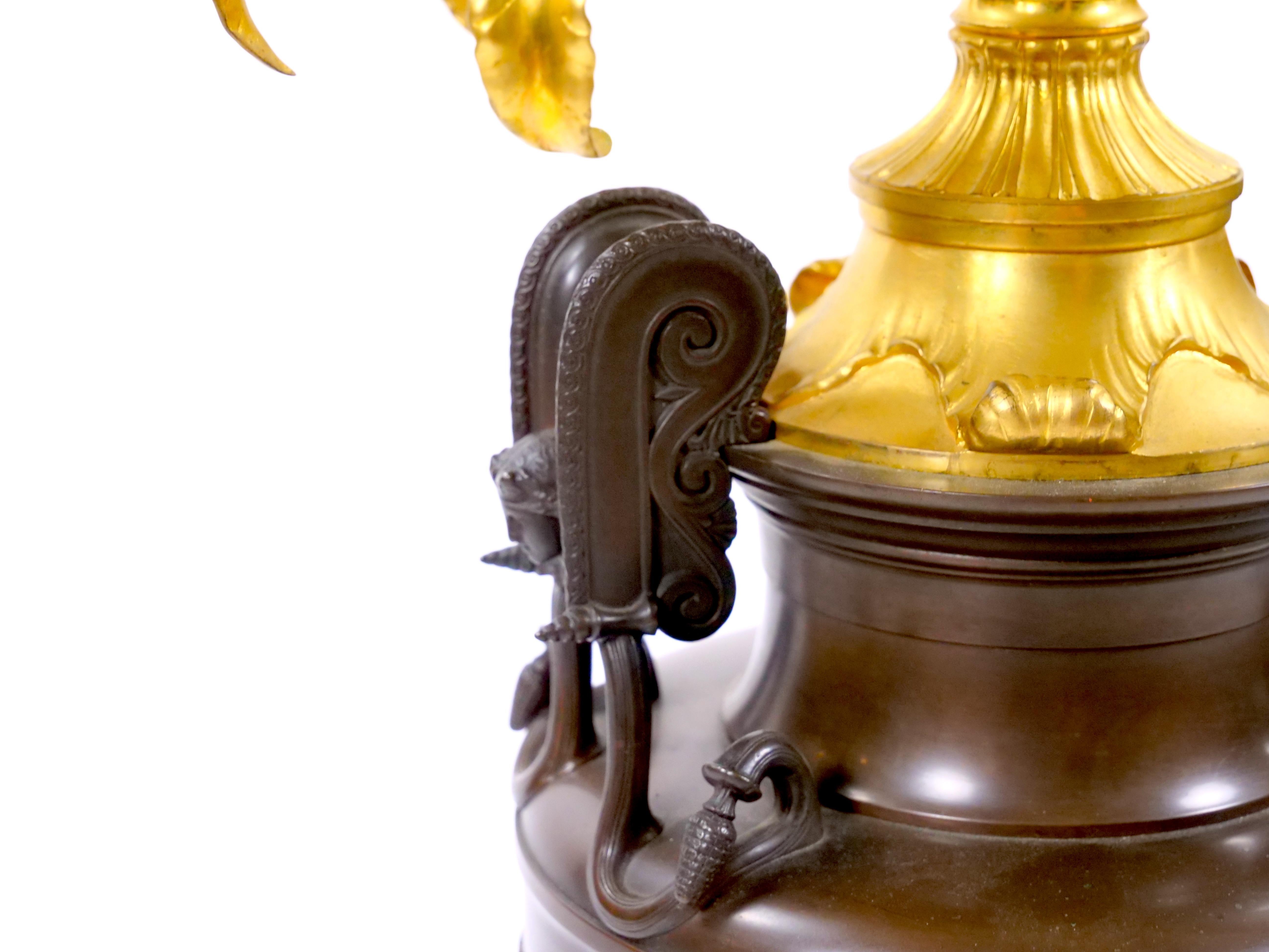 Chandeliers en bronze patiné et doré du 19ème siècle par Ferdinand Barbedienne en vente 2