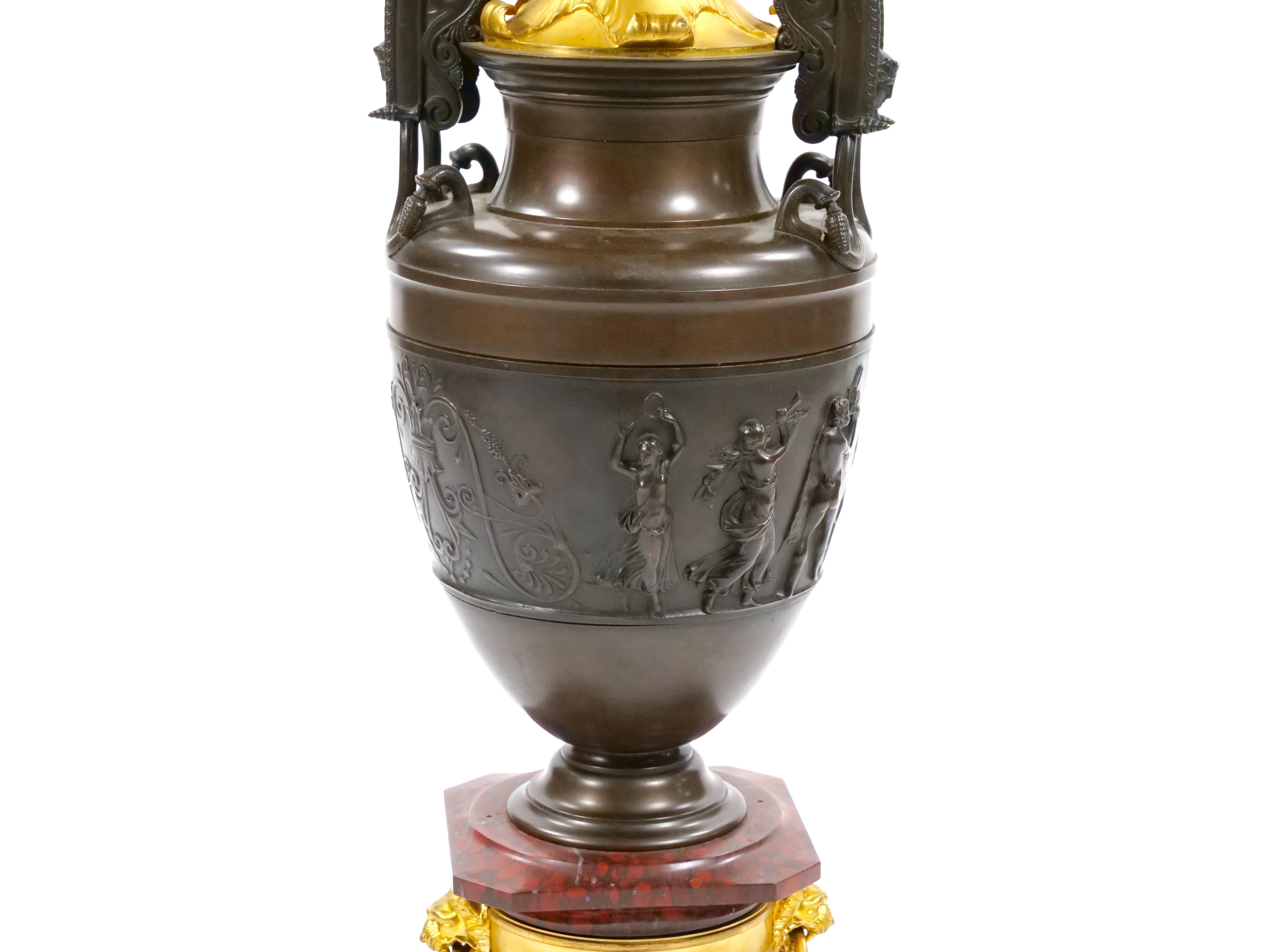 Chandeliers en bronze patiné et doré du 19ème siècle par Ferdinand Barbedienne en vente 9