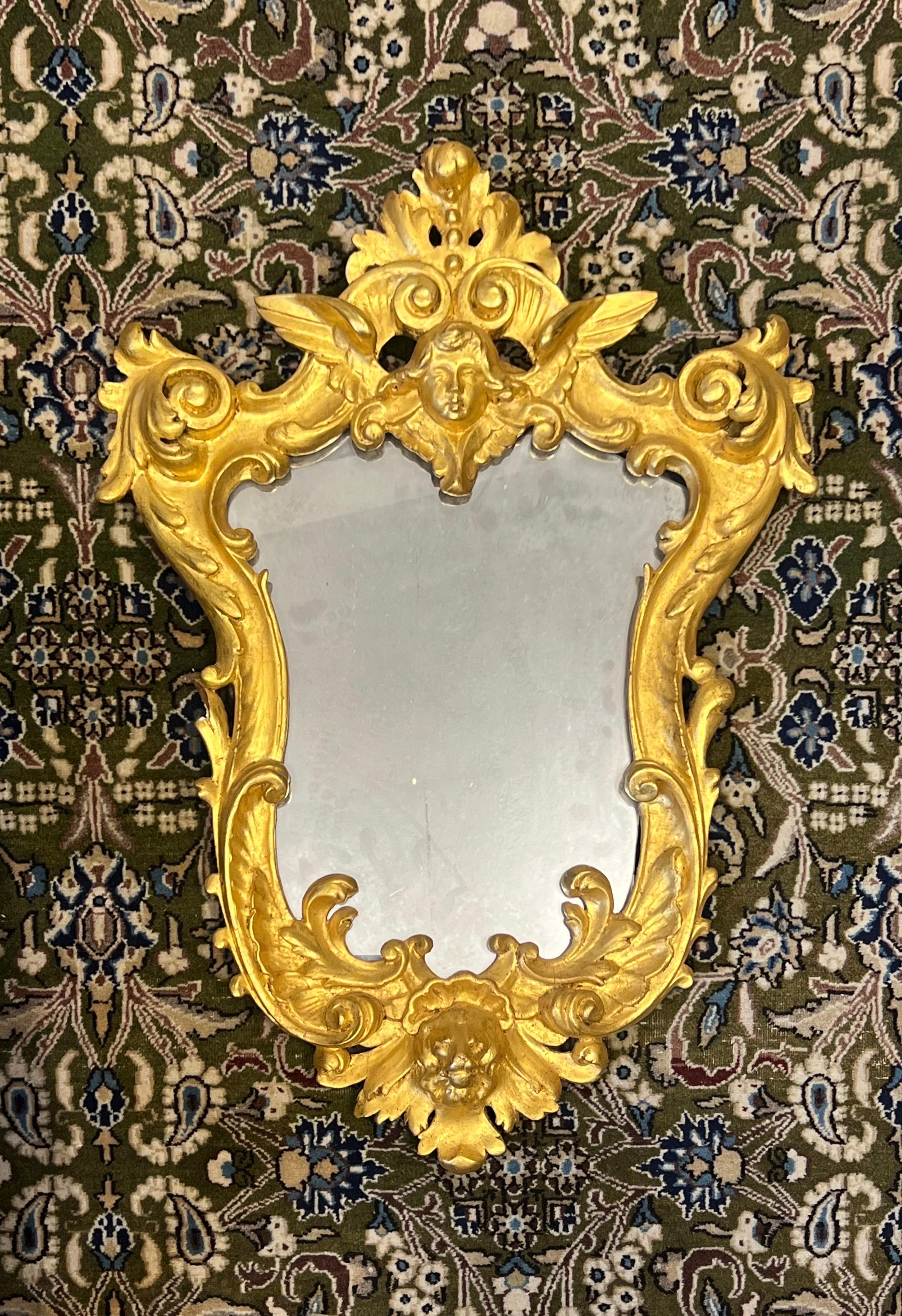 Bois doré Miroir mural français du 19ème siècle en bois doré sculpté à la main de style Louis XV en vente