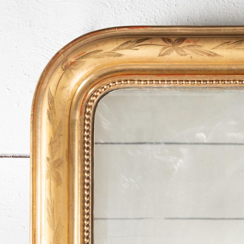 Louis-Philippe Miroir de cheminée français du XIXe siècle en bois doré et gravé