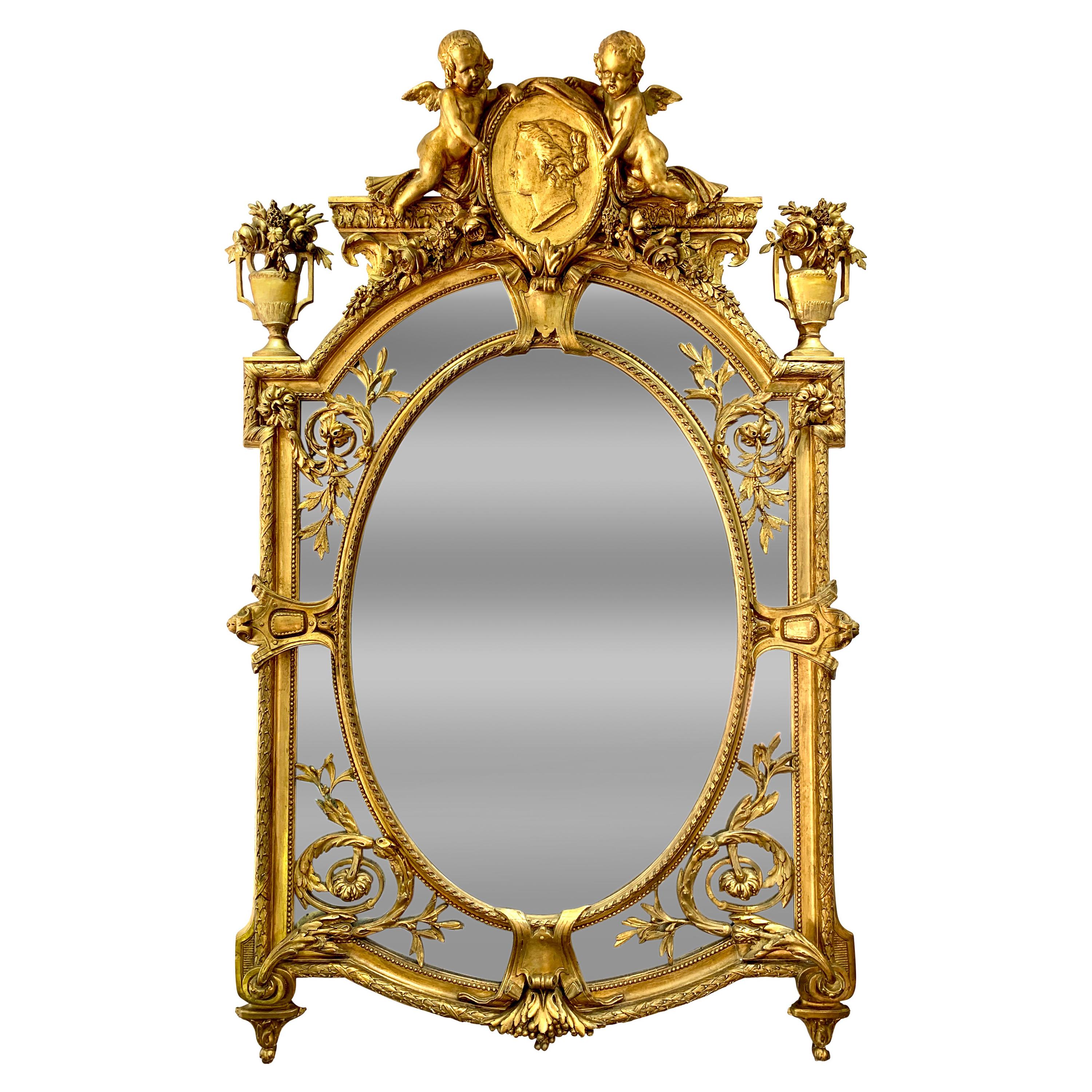 Miroir figuratif français en bois doré et gesso du 19ème siècle