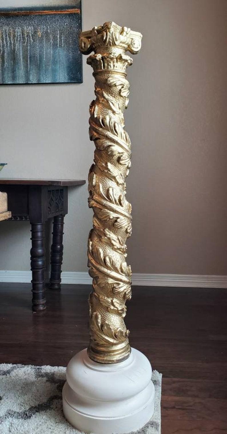 Sculpté à la main Columne ionique architecturale française en bois doré du 19ème siècle en vente