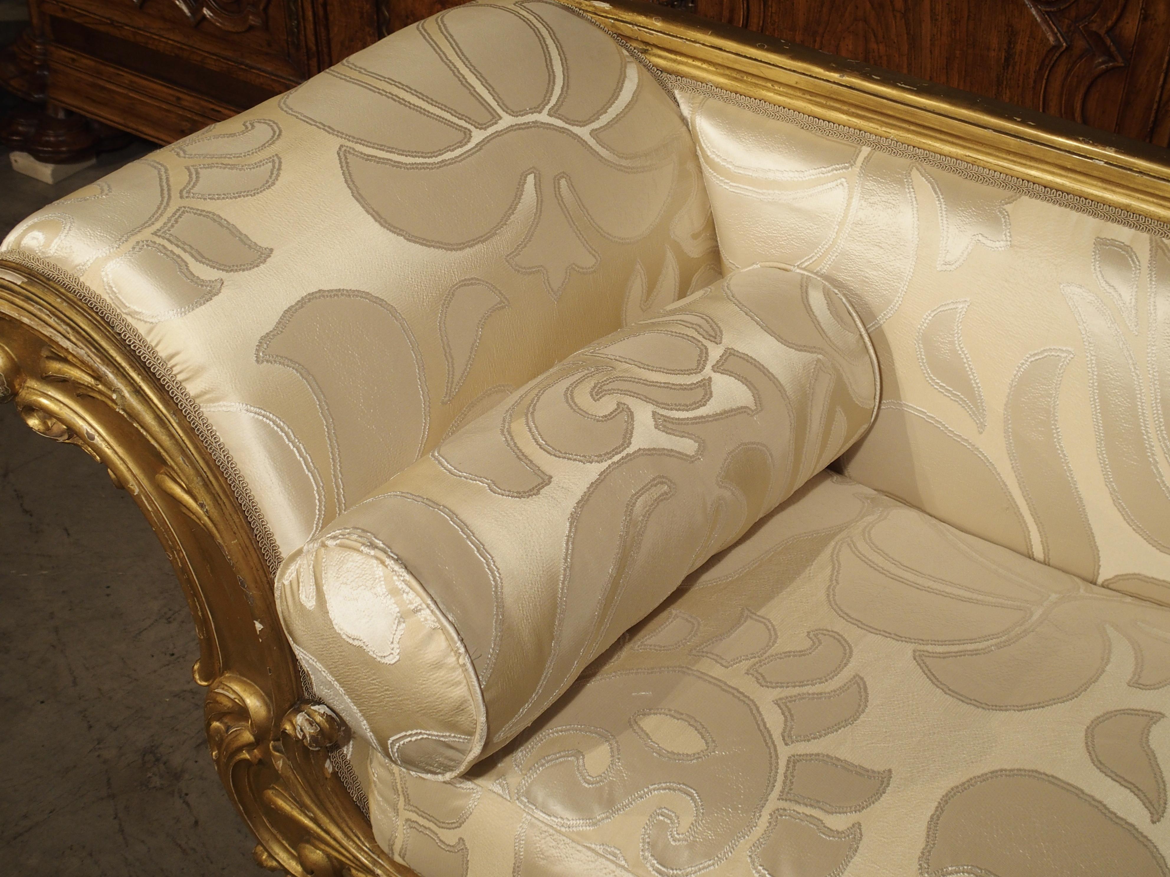 19th Century French Giltwood Chaise Lounge Upholstered in Bergamo Silk 8