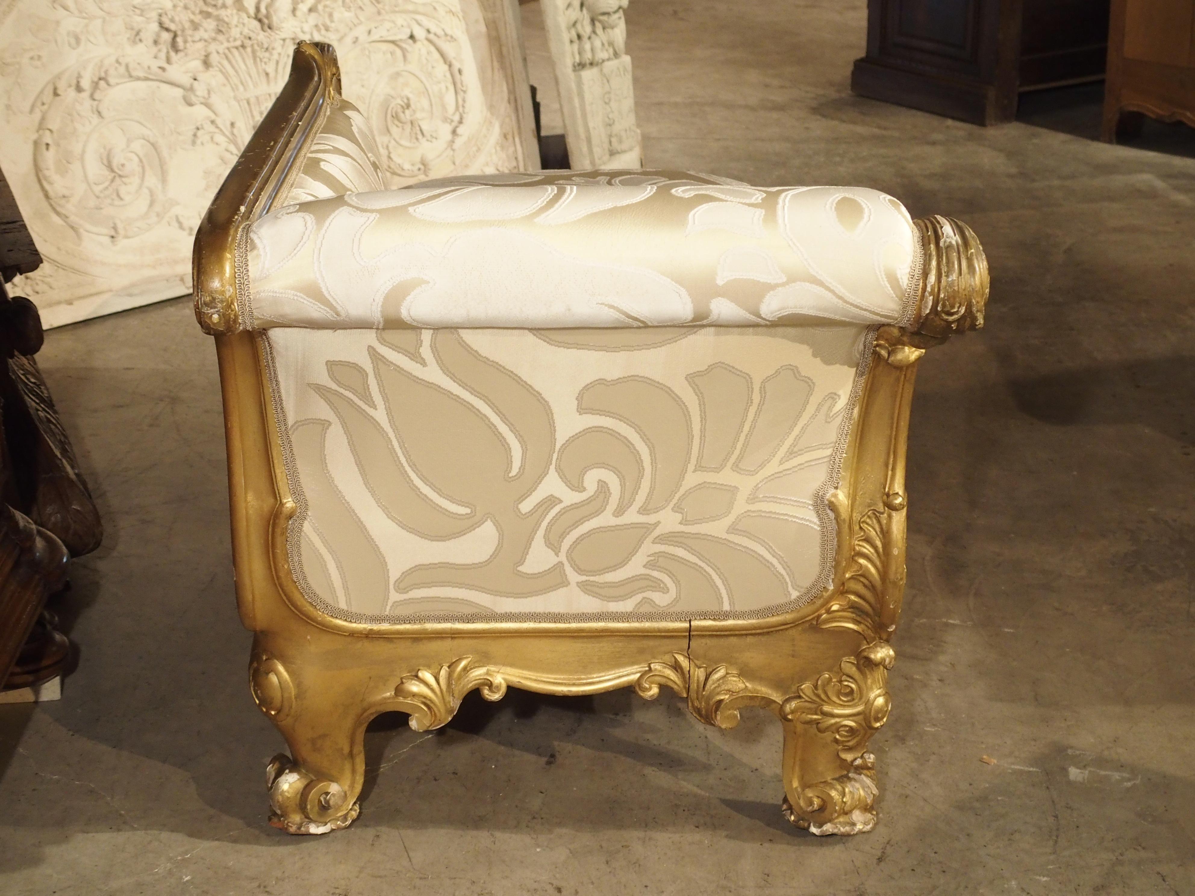 19th Century French Giltwood Chaise Lounge Upholstered in Bergamo Silk 9