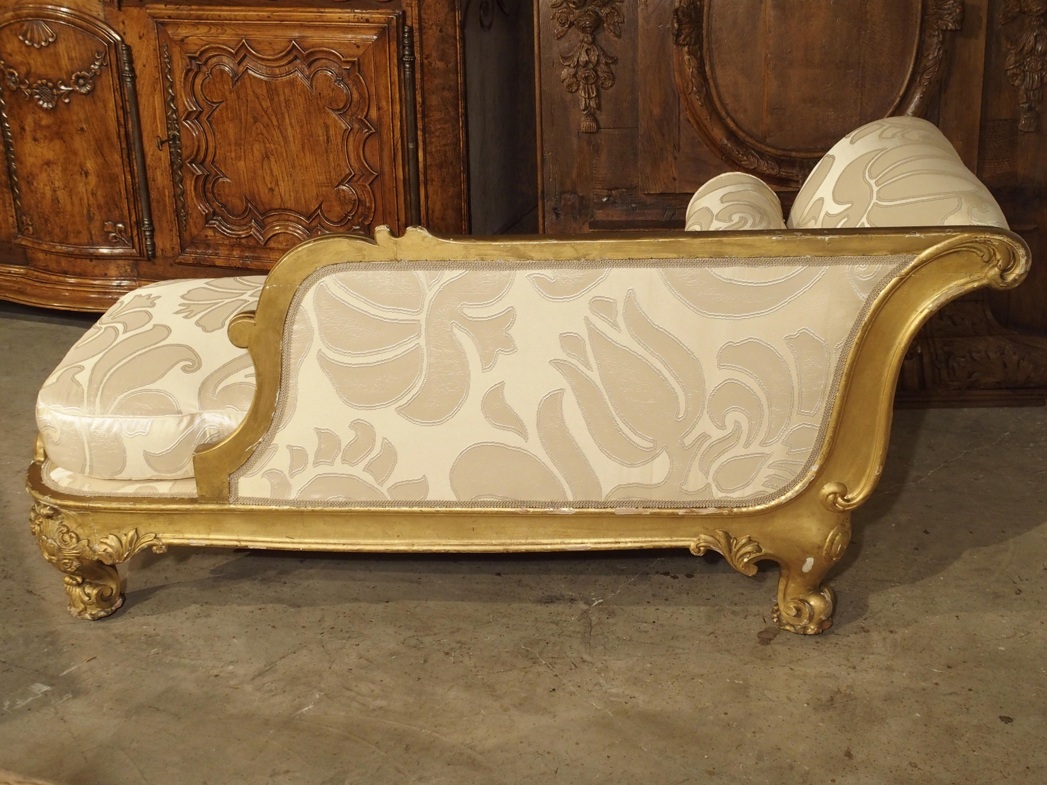 19th Century French Giltwood Chaise Lounge Upholstered in Bergamo Silk 11
