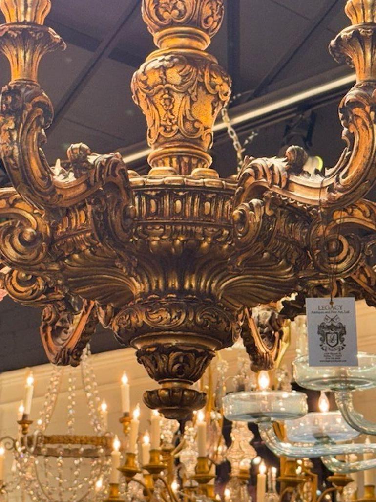 Lampadario francese in legno dorato del XIX secolo In condizioni buone in vendita a Dallas, TX