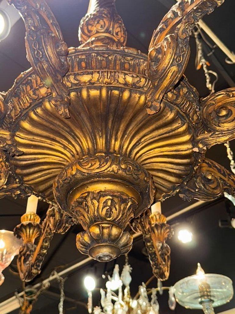 Lampadario francese in legno dorato del XIX secolo in vendita 1