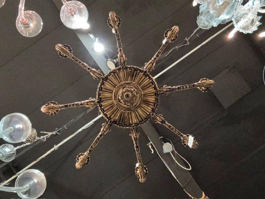 Lampadario francese in legno dorato del XIX secolo in vendita 2