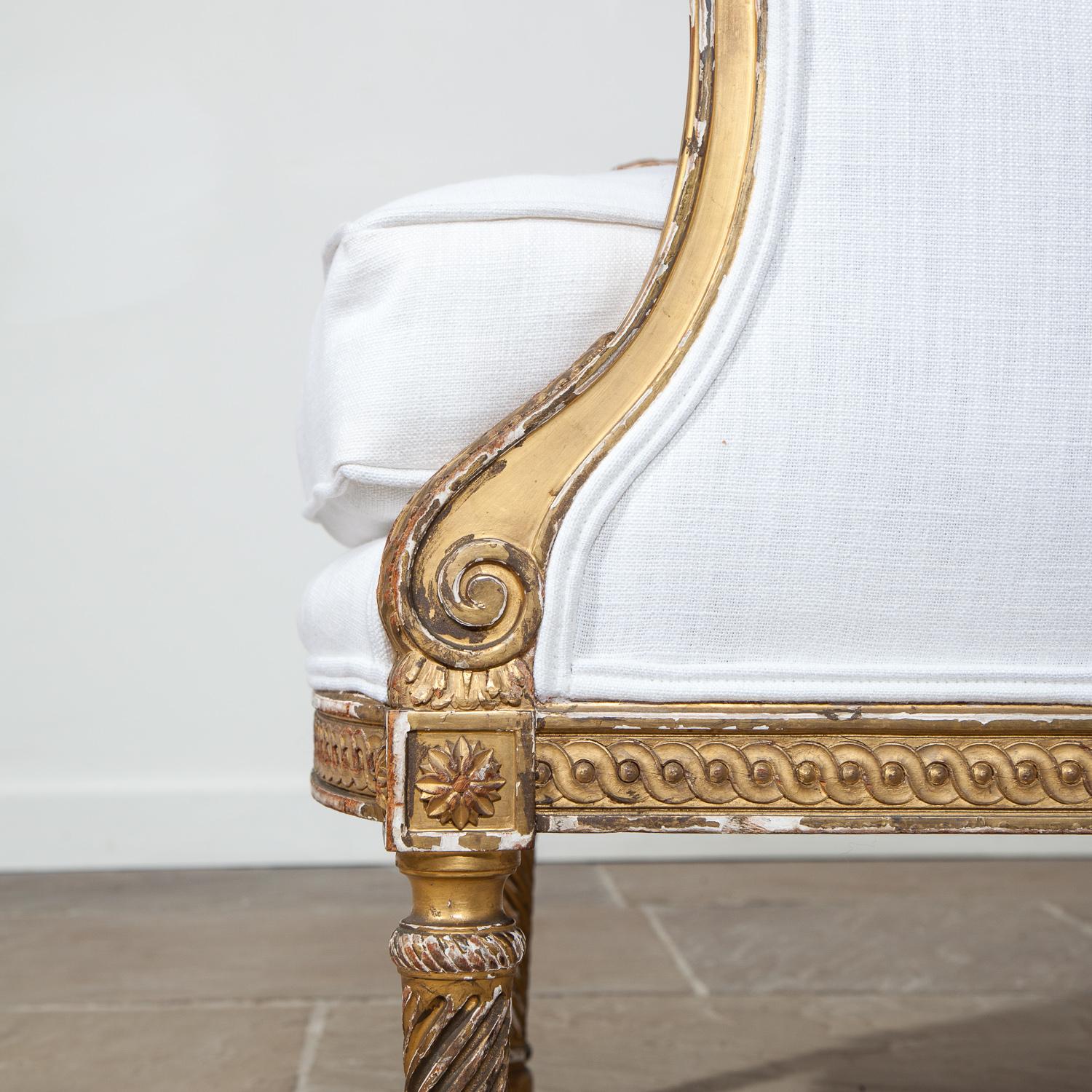 19th Century French Giltwood Duchesse Brisee, newly upholstered in White Linen 5