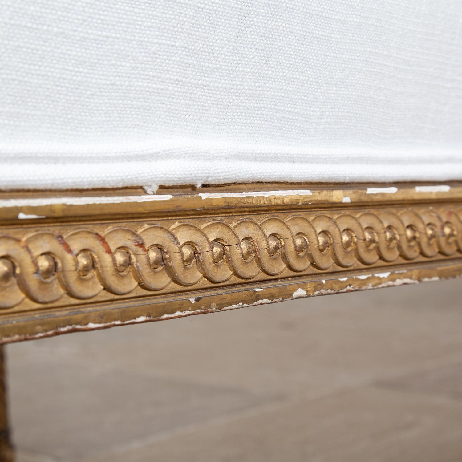 19th Century French Giltwood Duchesse Brisee, newly upholstered in White Linen 7