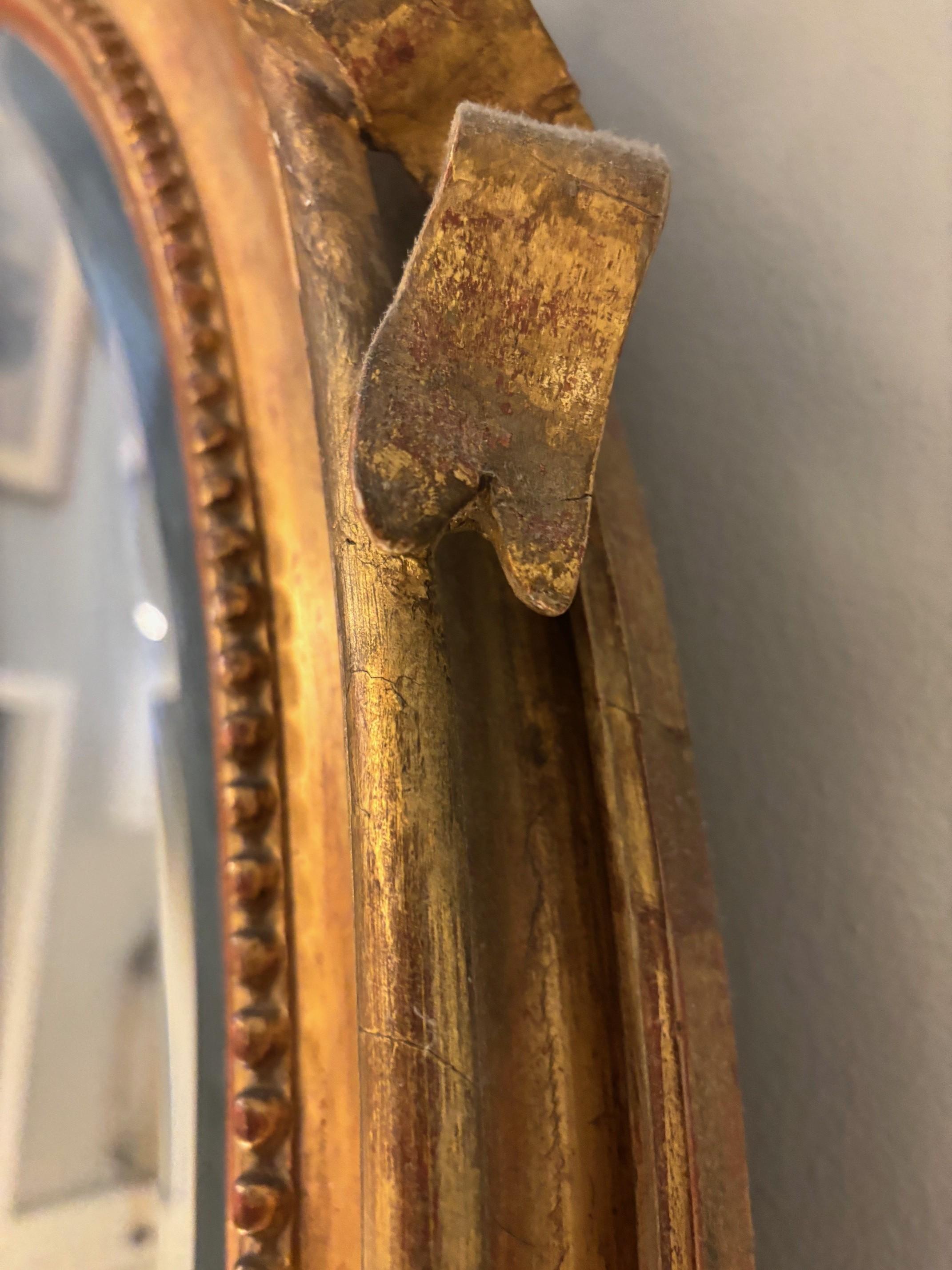Miroir en bois doré français du 19e siècle en vente 6