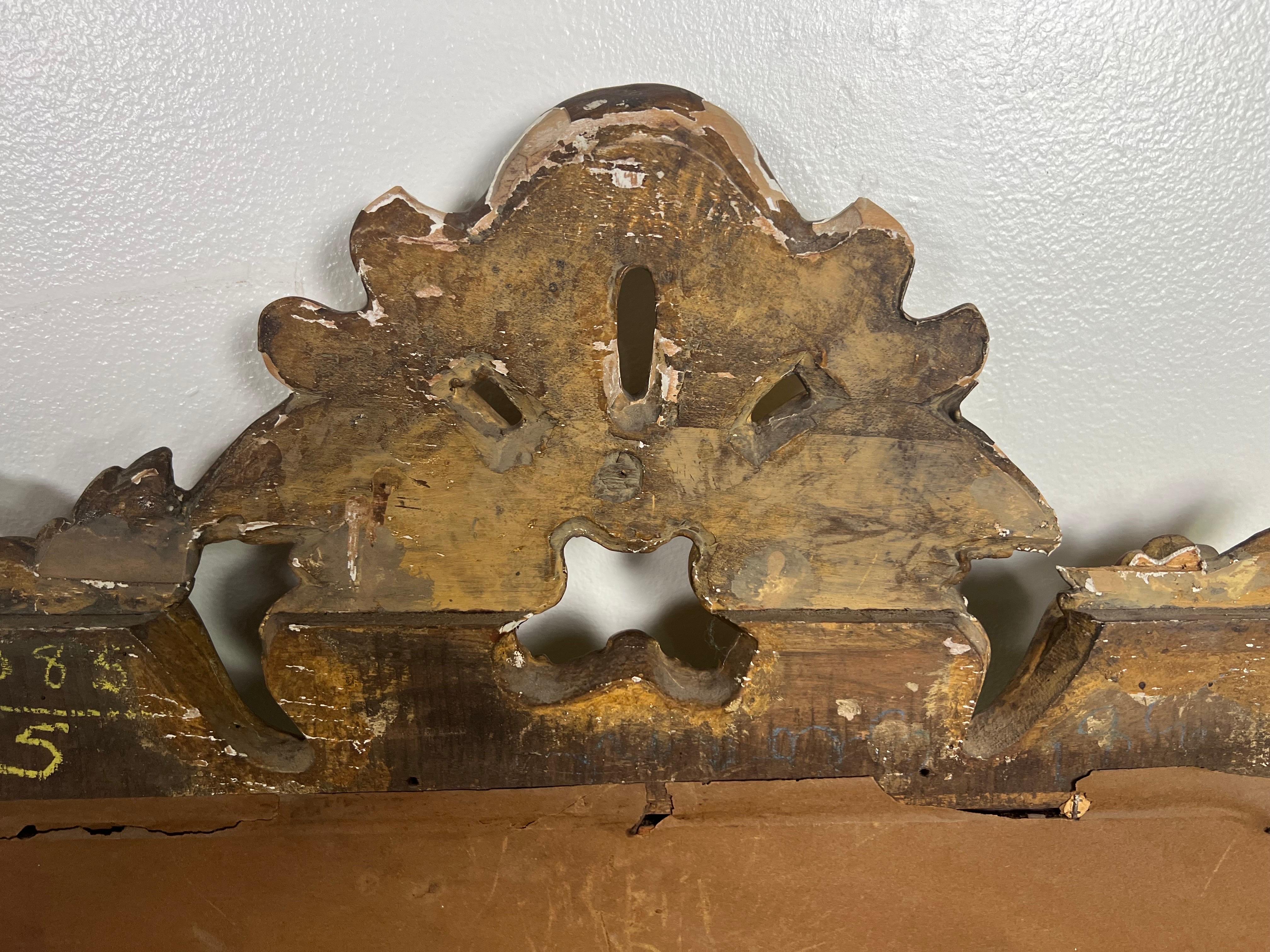 Miroir en bois doré français du 19e siècle  en vente 7