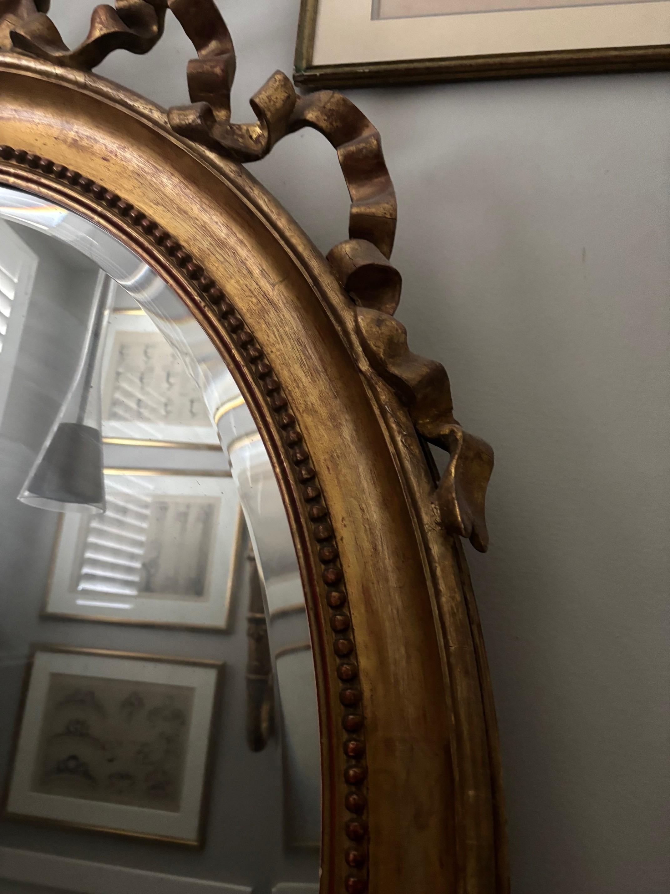 Miroir en bois doré français du 19e siècle en vente 1