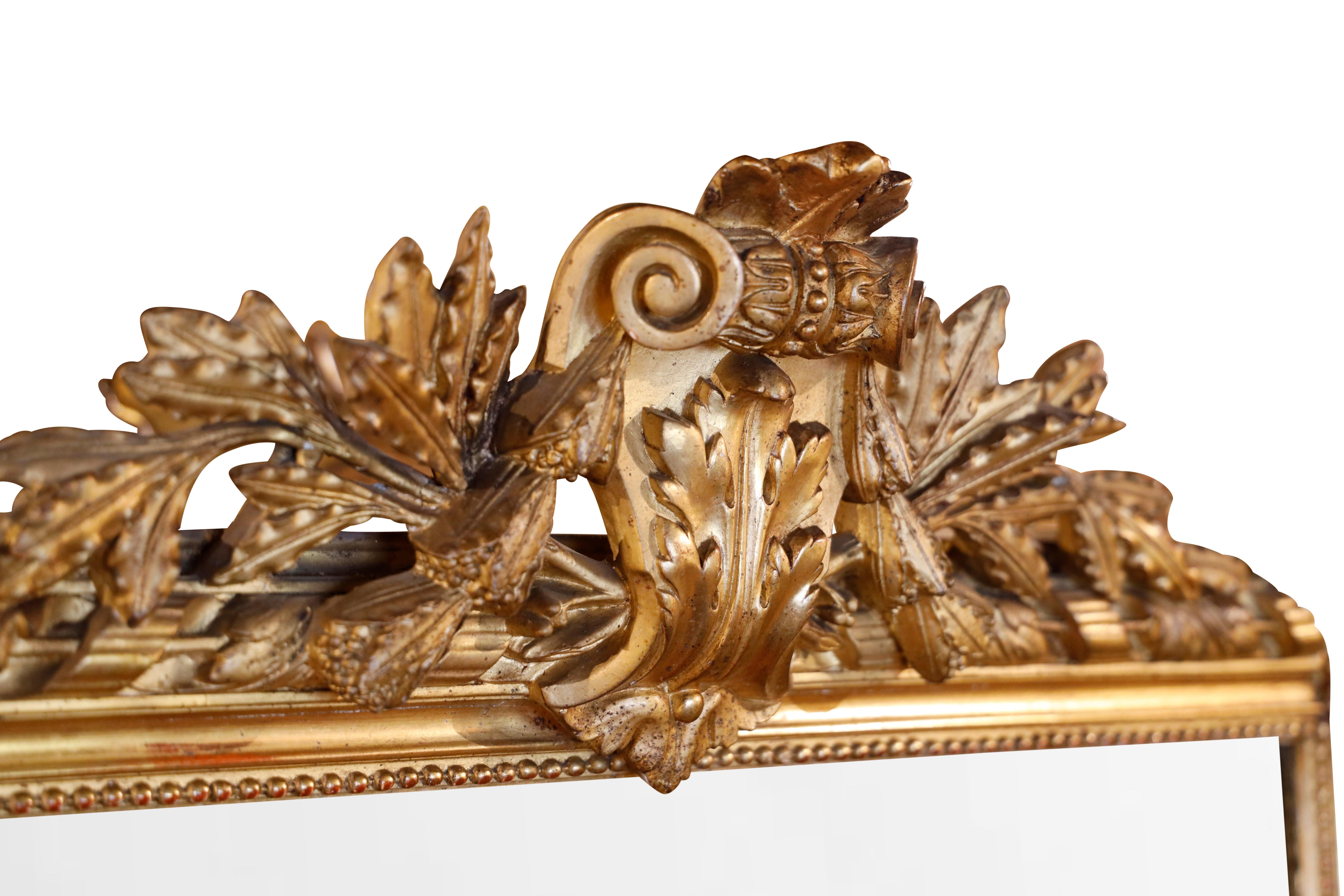 Bois doré Miroir en bois doré français du 19e siècle en vente