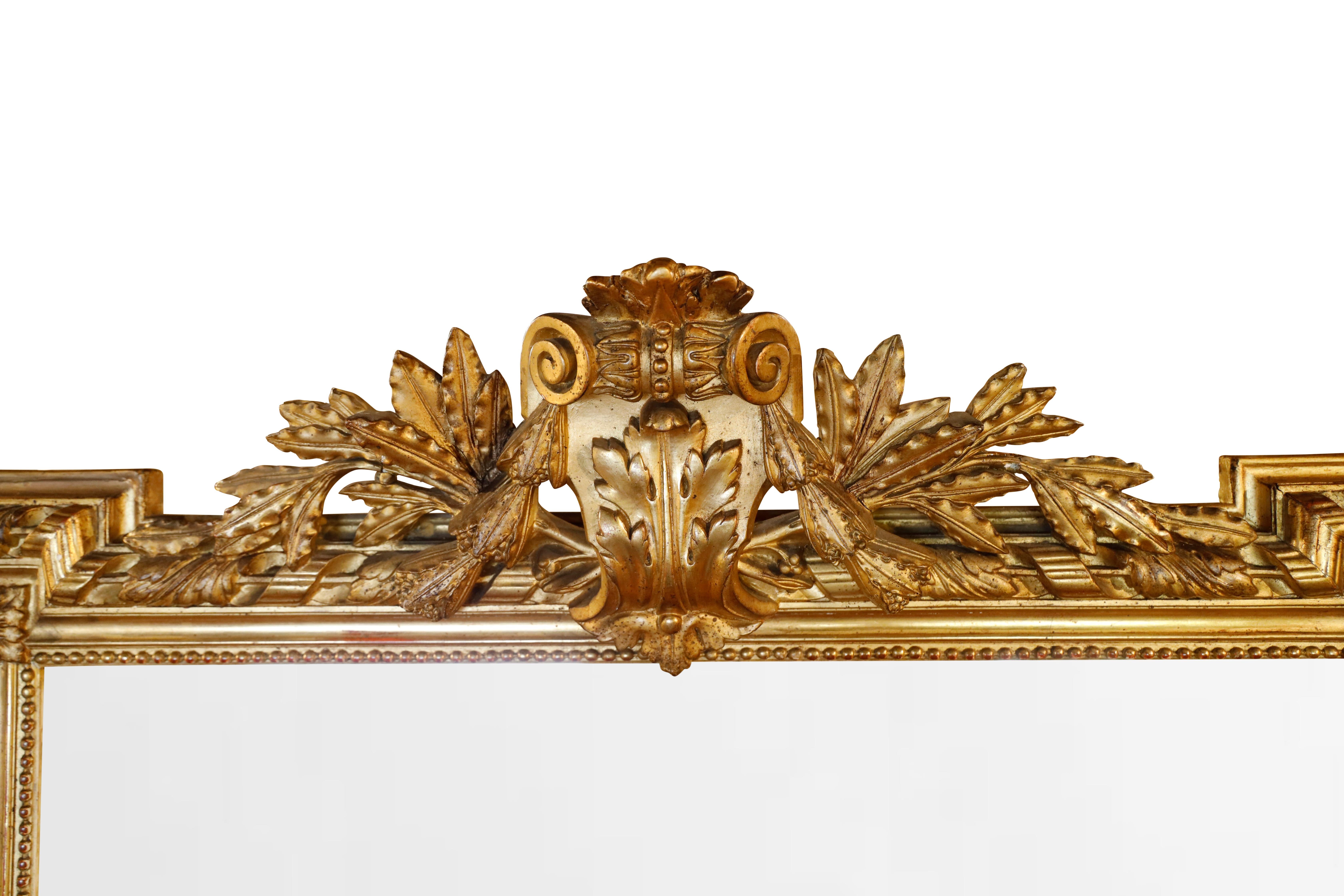 Miroir en bois doré français du 19e siècle en vente 1