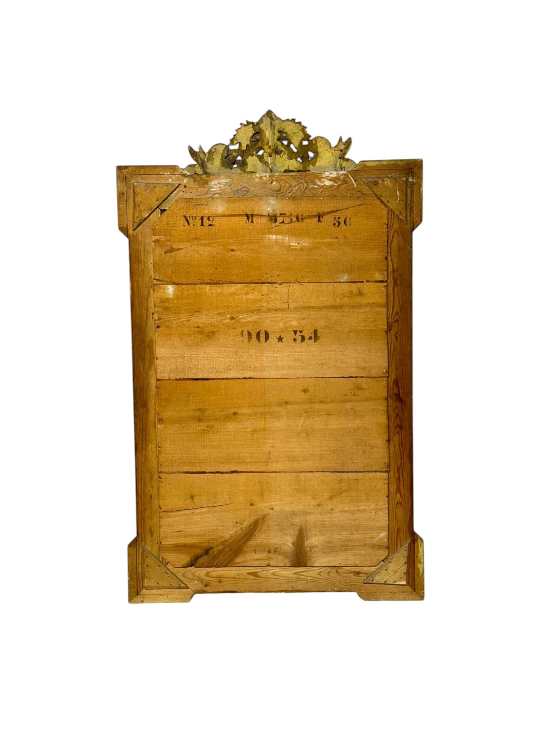 Espejo francés del siglo XIX de madera dorada con delfines y cresta, estilo Luis XVI en venta 6