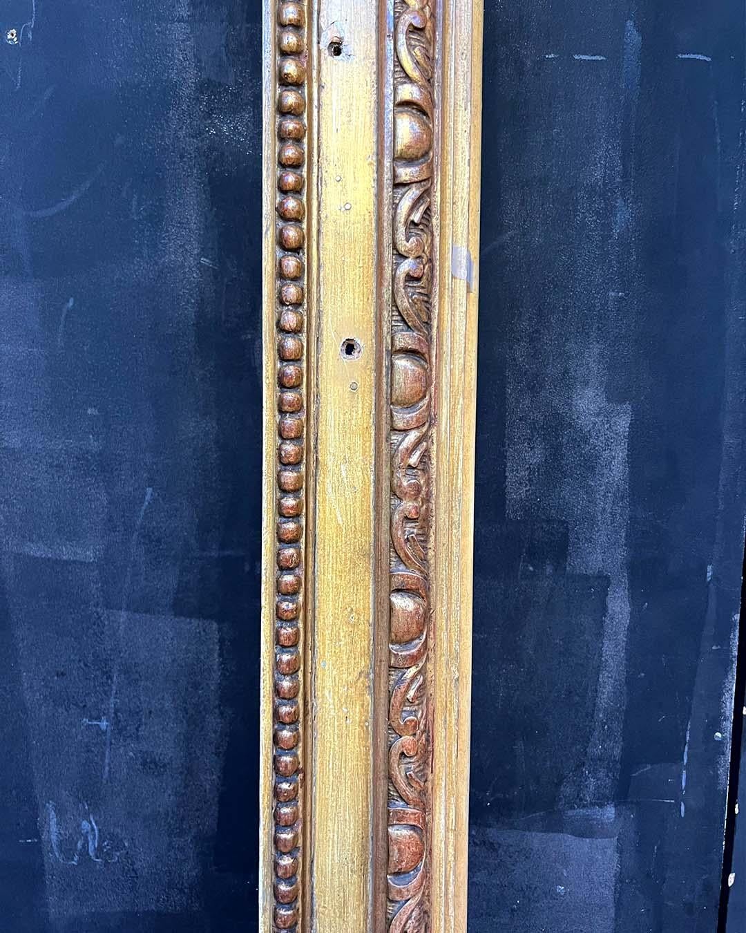 Legno dorato Porta in legno dorato francese del XIX secolo con dipinto a olio, stile Luigi XV in vendita