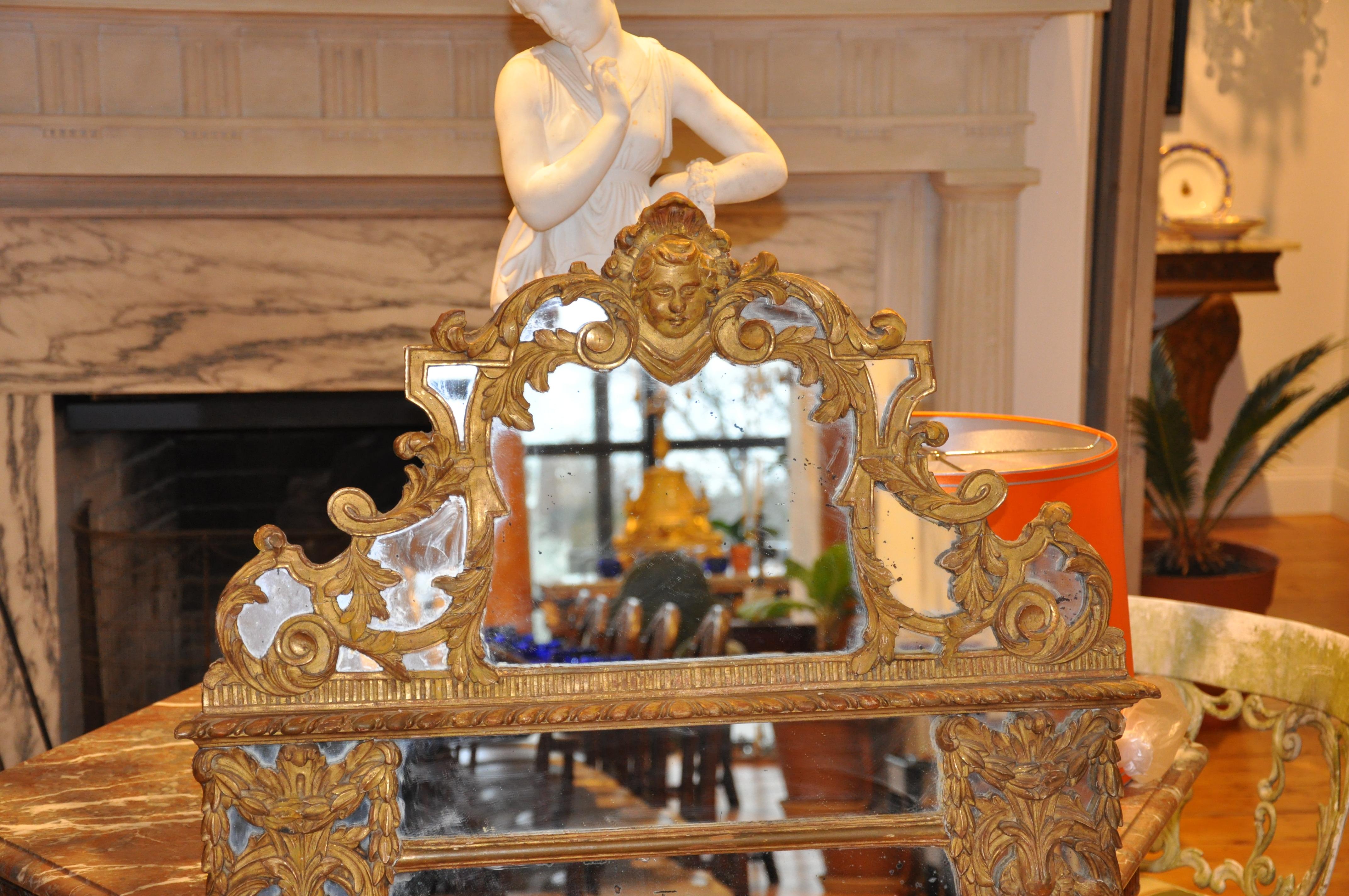 Französischer Spiegel aus vergoldetem Holz im Regence-Stil des 19. Jahrhunderts (Régence) im Angebot