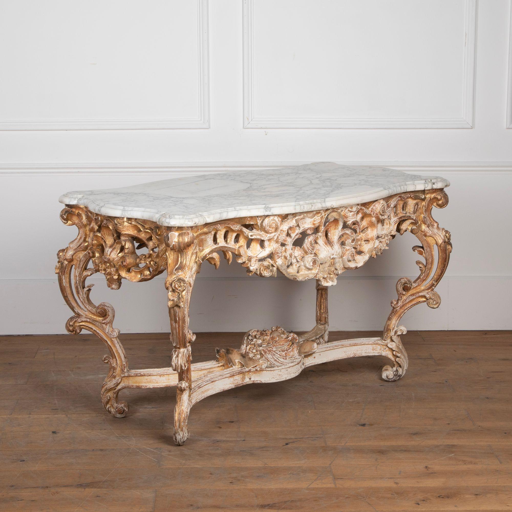 19th Century French Giltwood Rococo Centre Table (Französisch) im Angebot