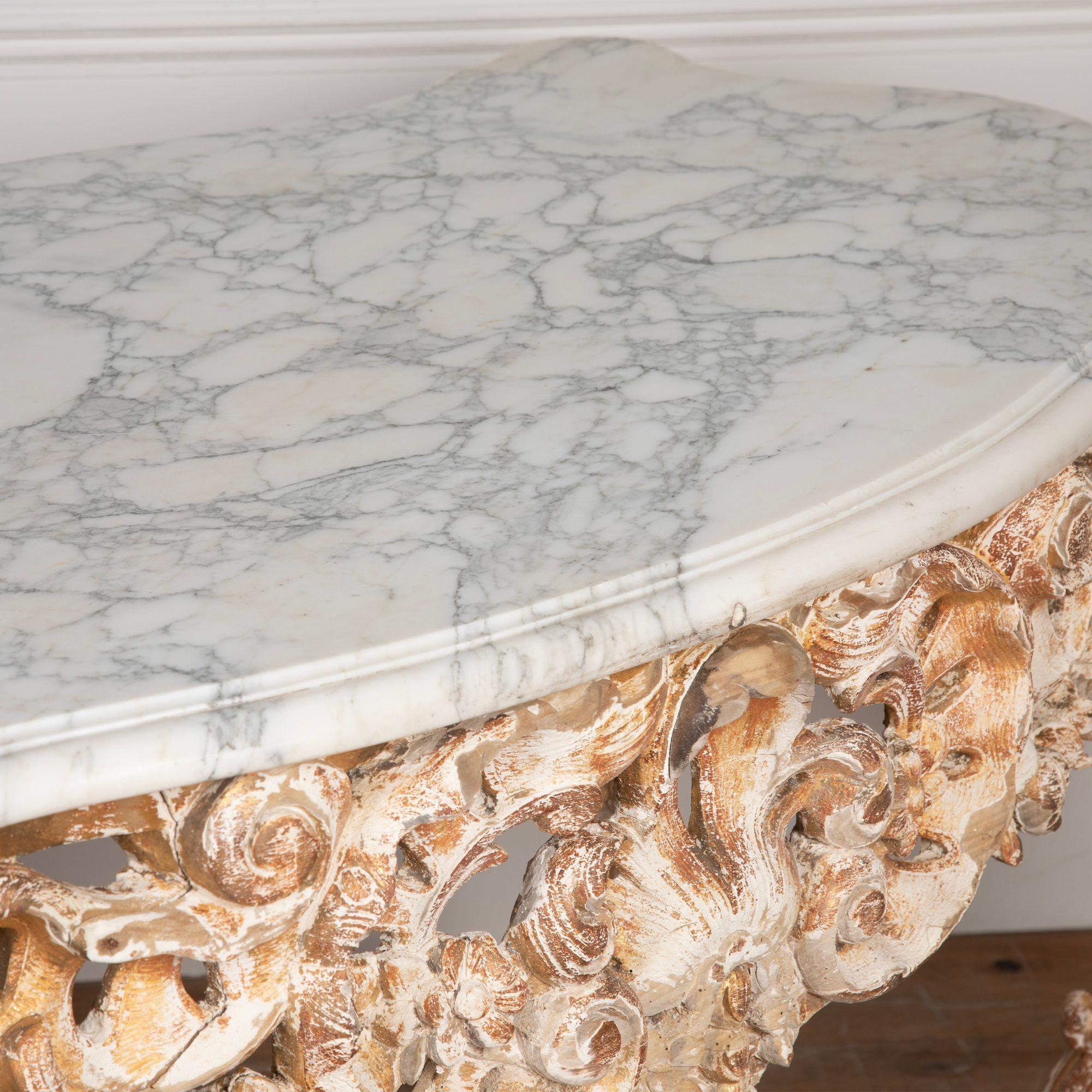 19th Century French Giltwood Rococo Centre Table im Angebot 1