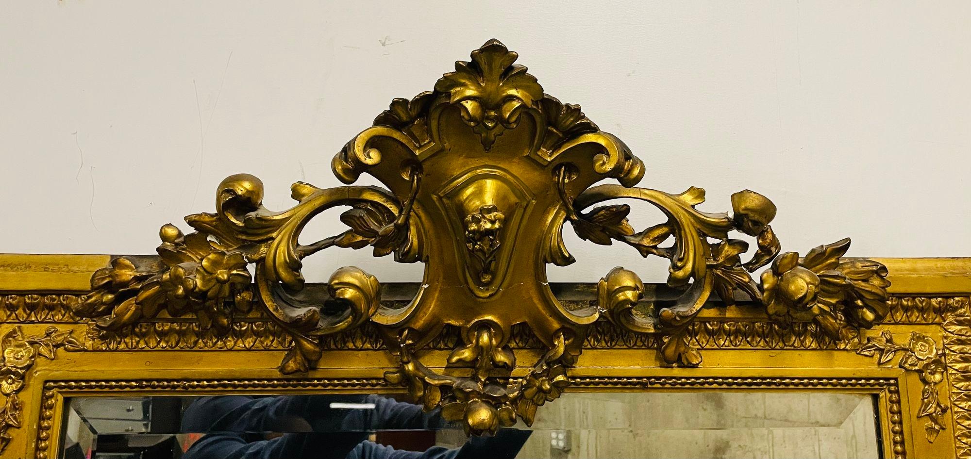 Französische Wandleuchte aus vergoldetem Holz des 19. Jahrhunderts, Konsole, Pfeilerspiegel, voller Länge, Boden (Vergoldetes Holz) im Angebot