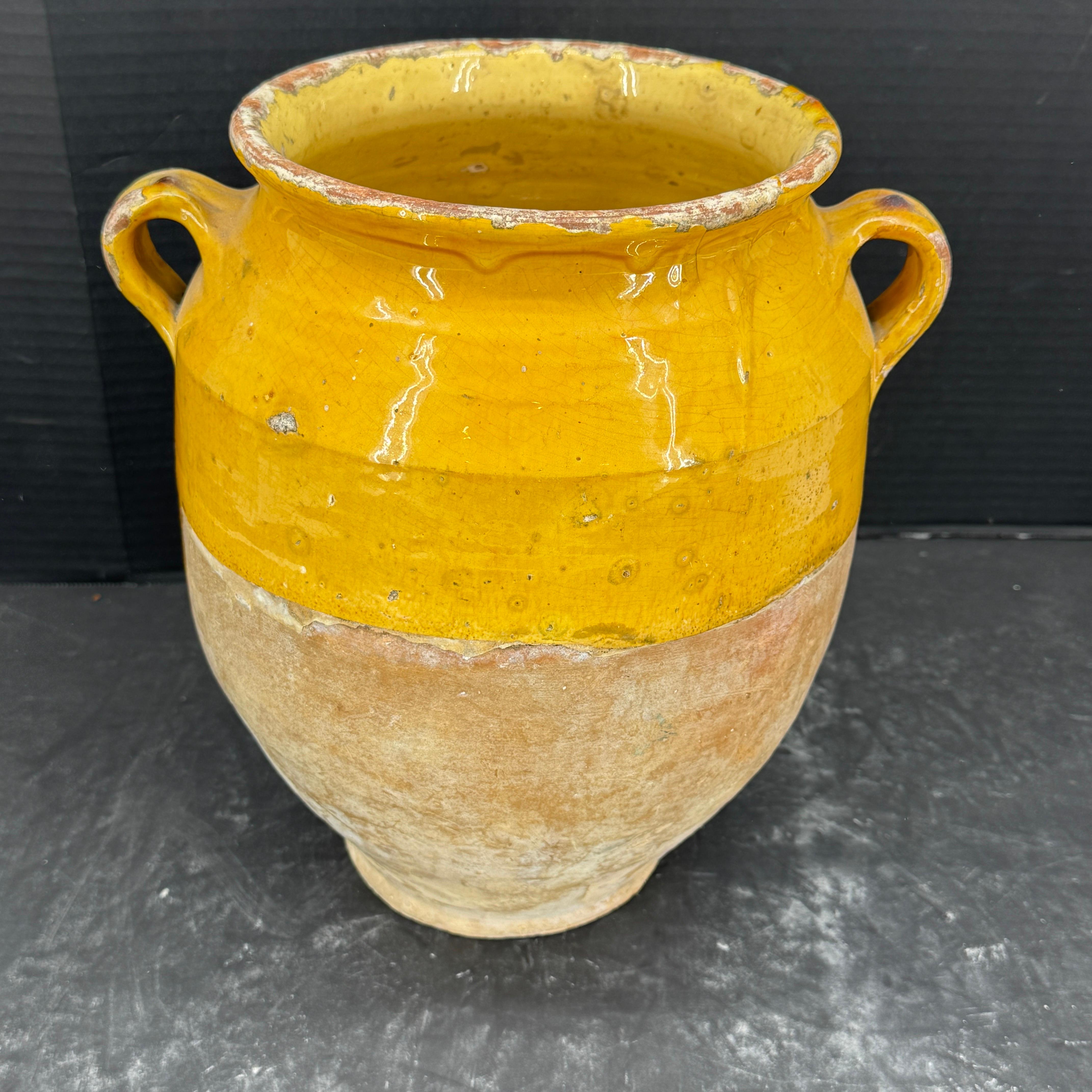 French Provincial 19th Century French Glazed Confit Pot in Yellow Ochre For Sale