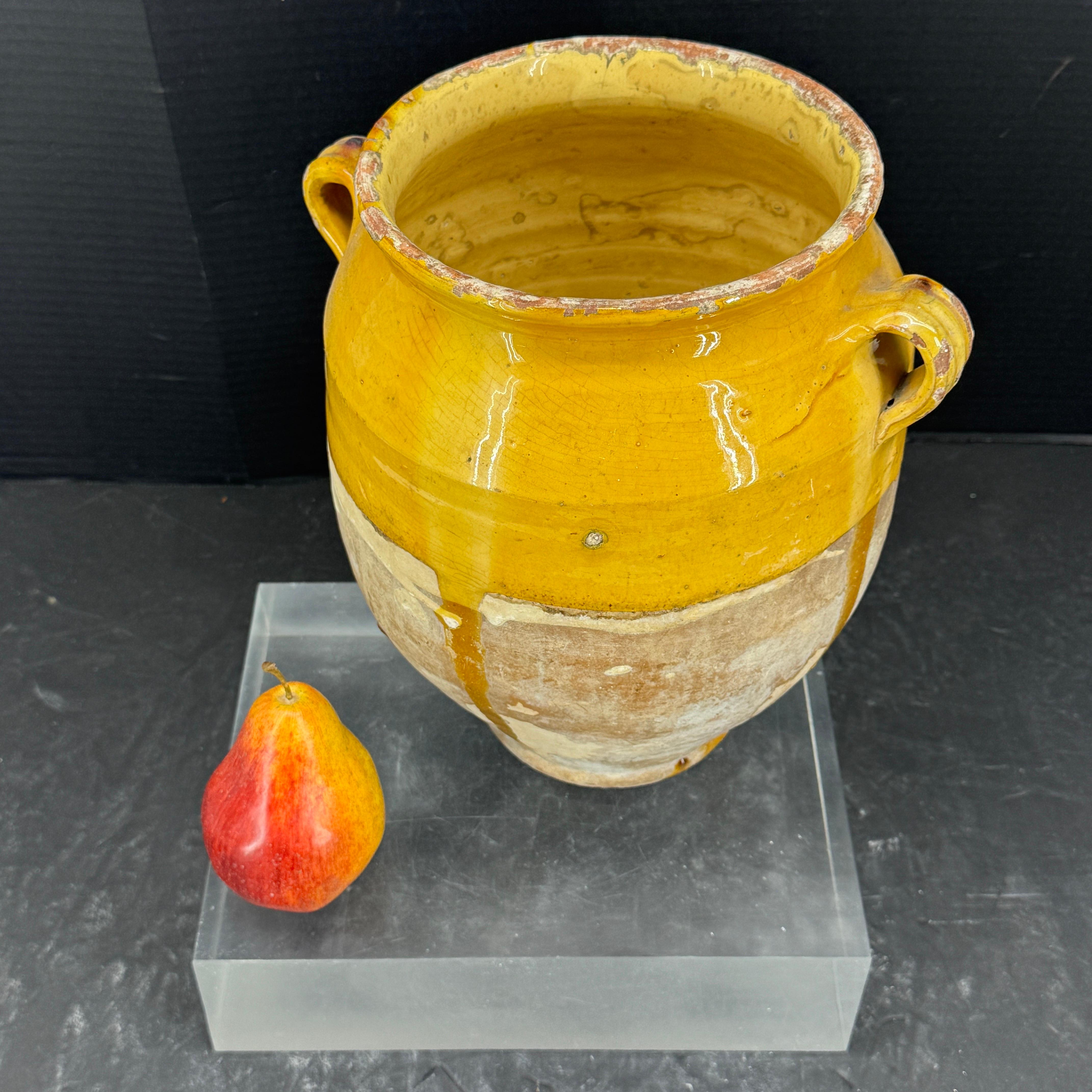 19th Century French Glazed Confit Pot in Yellow Ochre For Sale 1