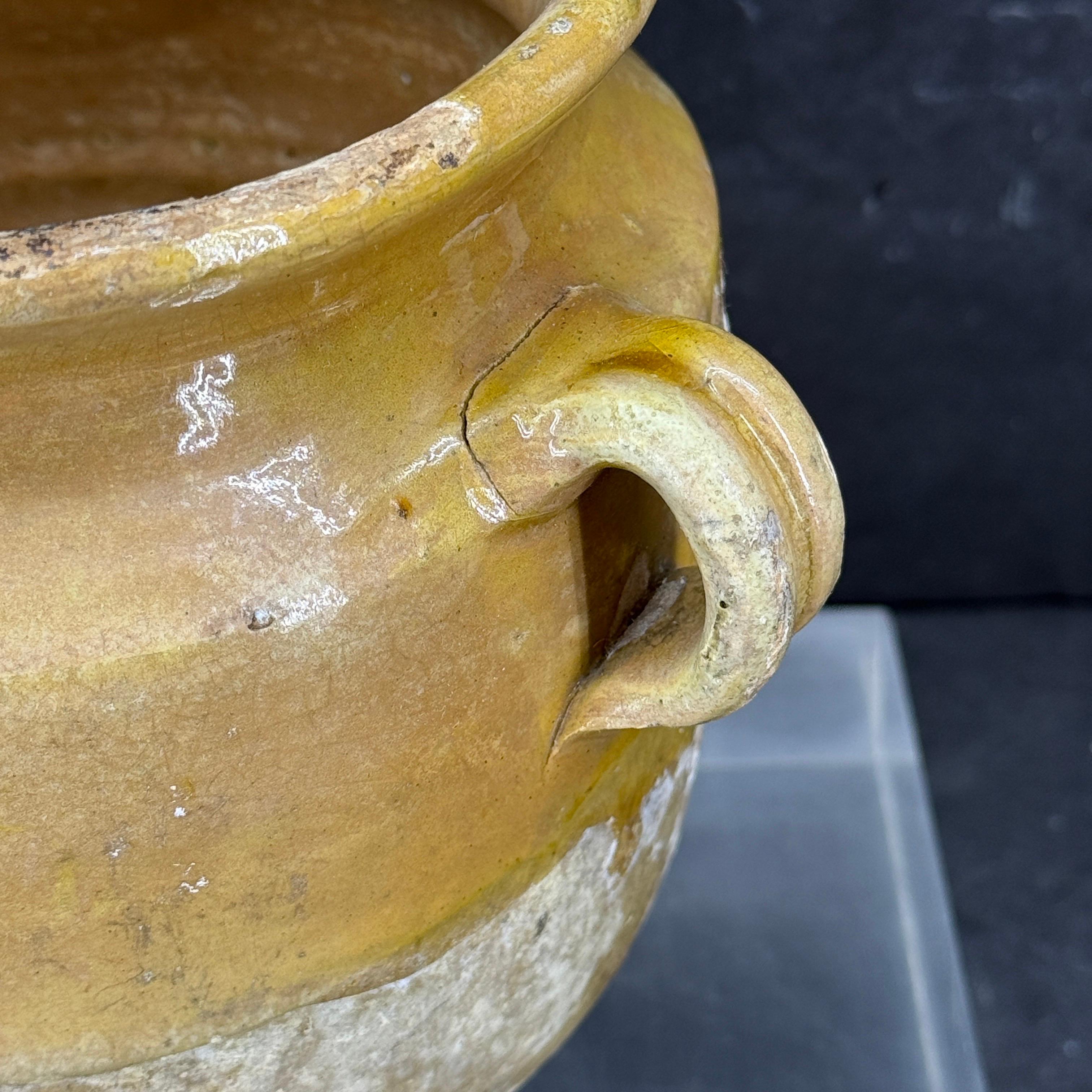 Pot à confiture français émaillé du 19ème siècle en ocre jaune Bon état - En vente à Haddonfield, NJ