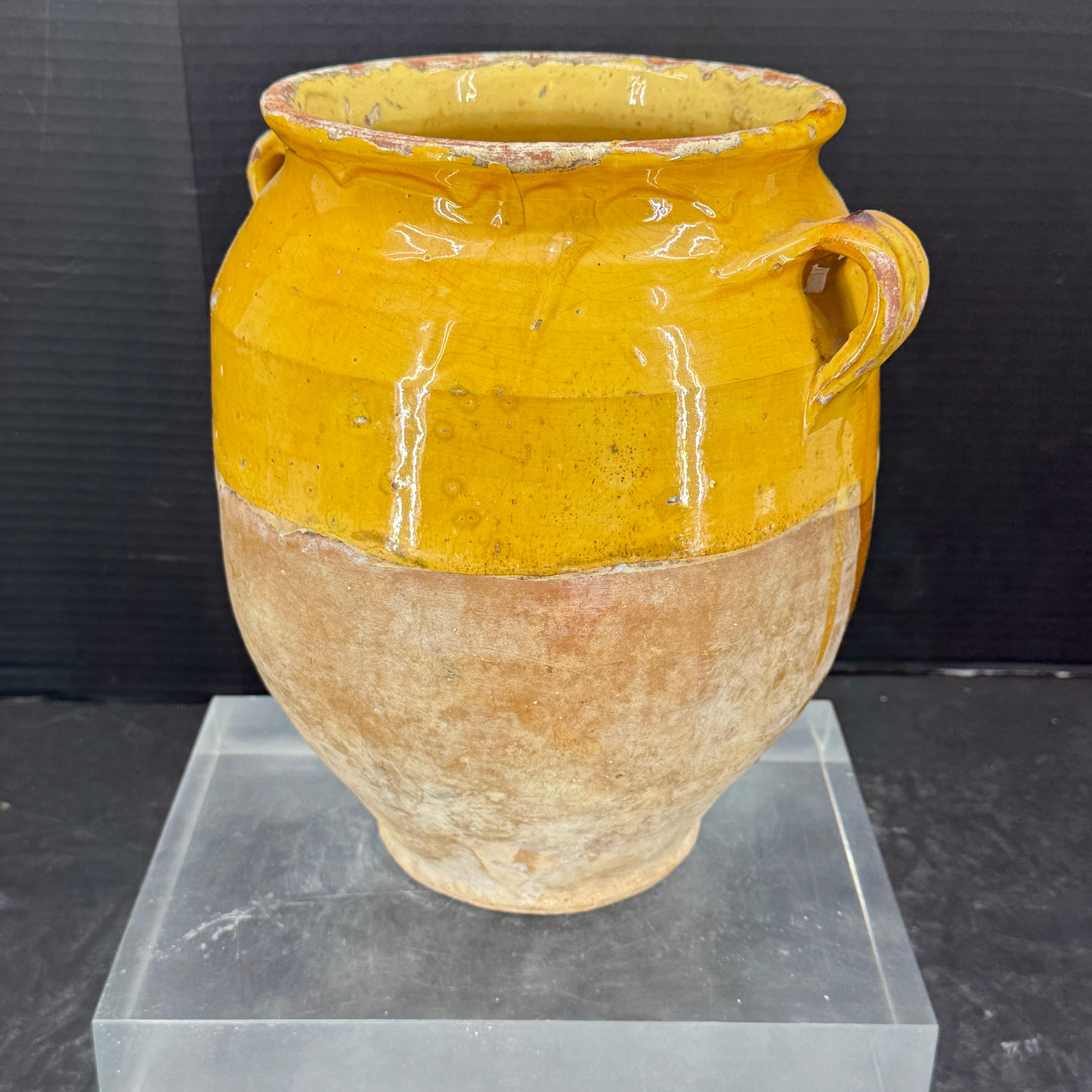 19th Century French Glazed Confit Pot in Yellow Ochre For Sale 3