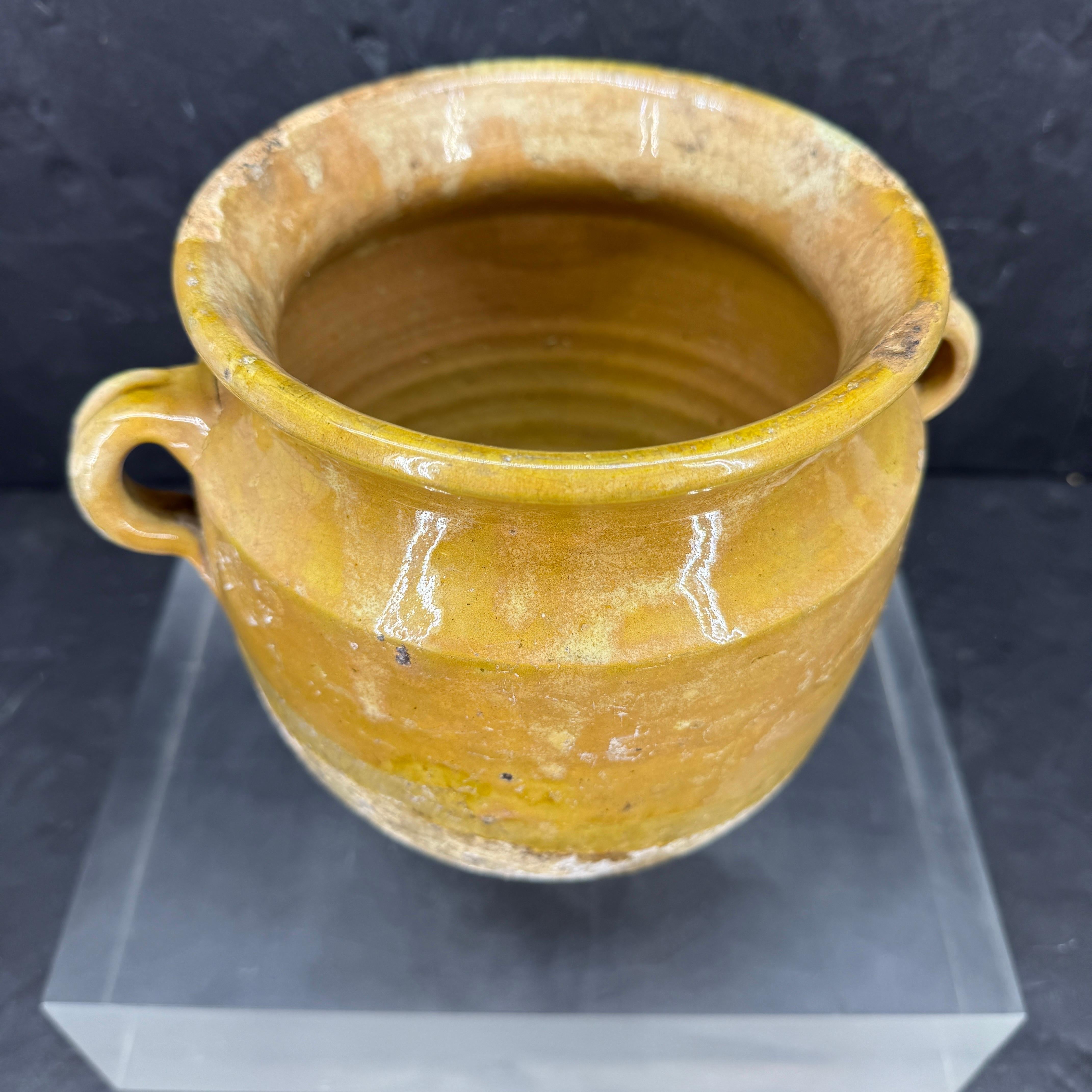 Poteries Pot à confiture français émaillé du 19ème siècle en ocre jaune en vente