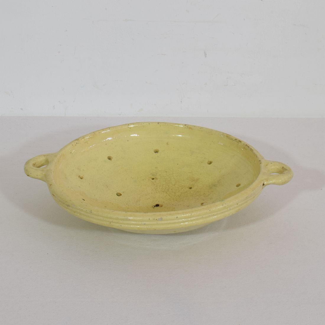 Colador francés de barro vidriado del siglo XIX Francés en venta