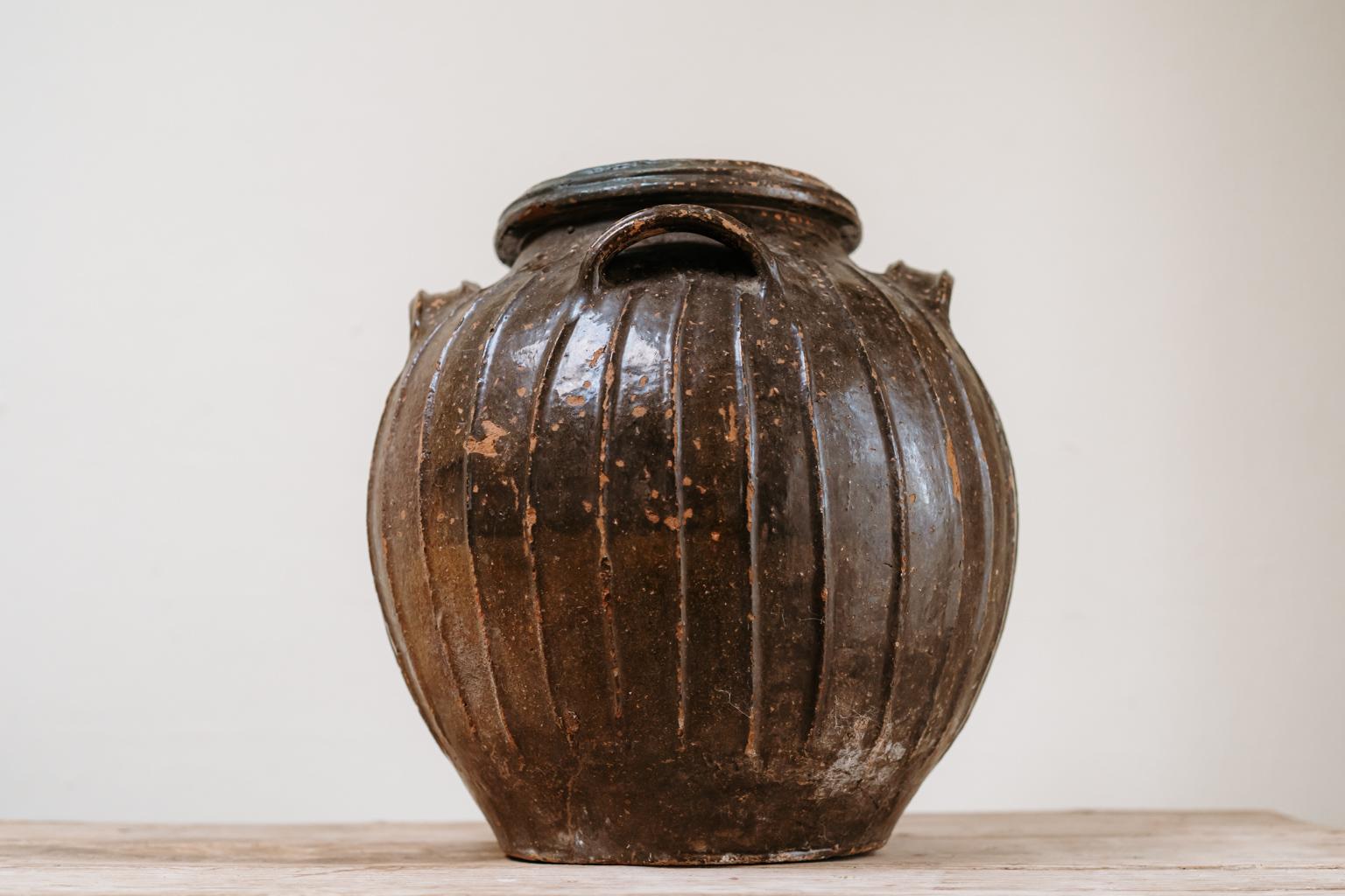 Extra große französische glasierte Terrakotta-Urne aus dem 19. Jahrhundert (Glasiert) im Angebot