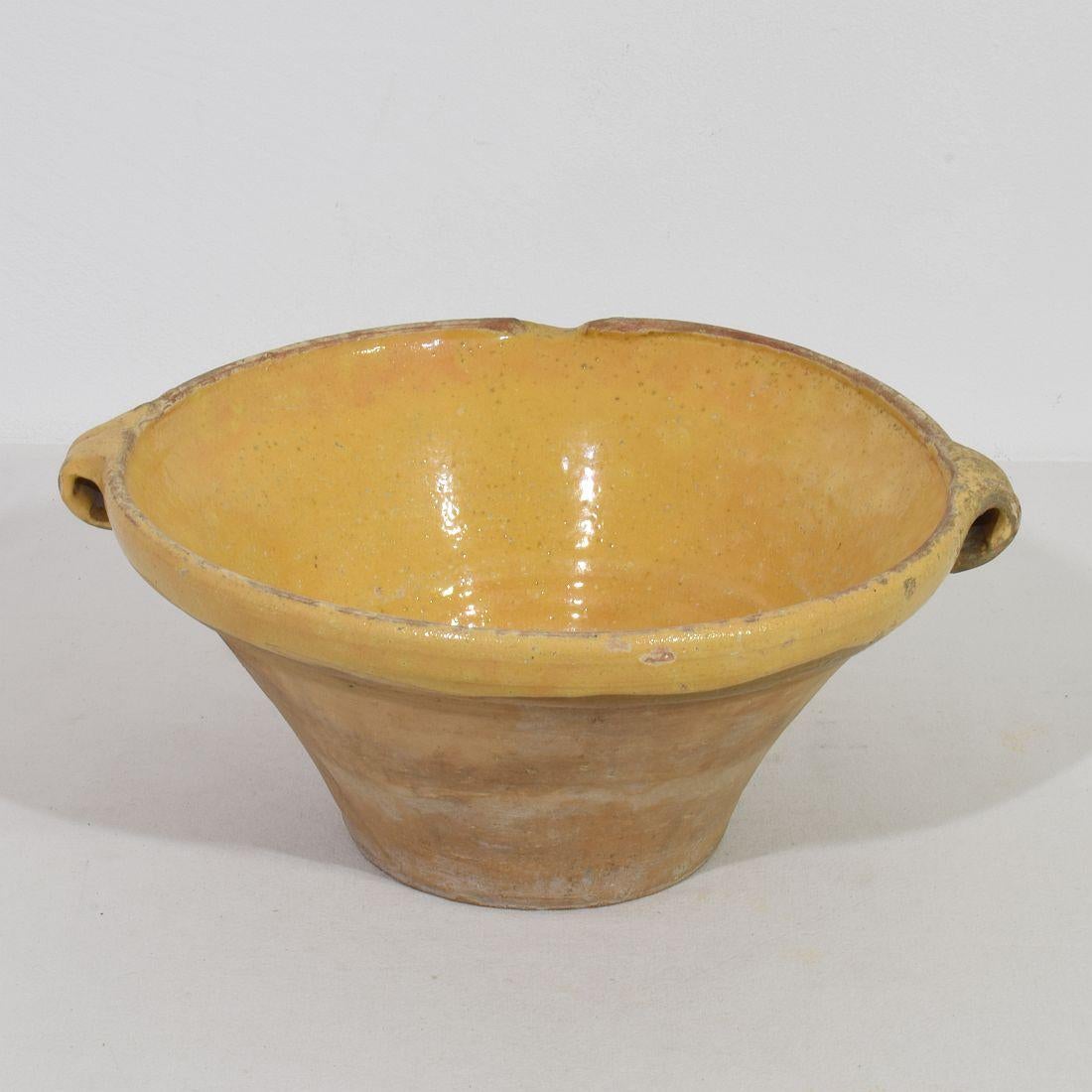 19th Century French Glazed Terracotta Dairy Bowl or Tian In Good Condition For Sale In Buisson, FR
