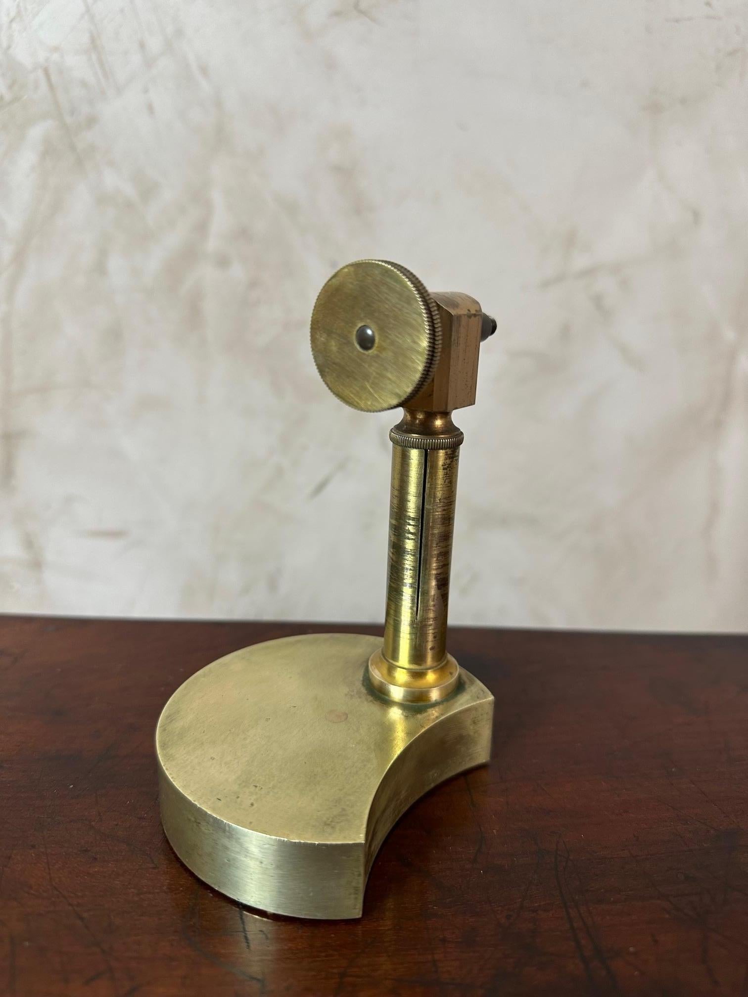 19th century French G.Oberhaueser Brass Achromatic Microscope in its wooden Boxe 8